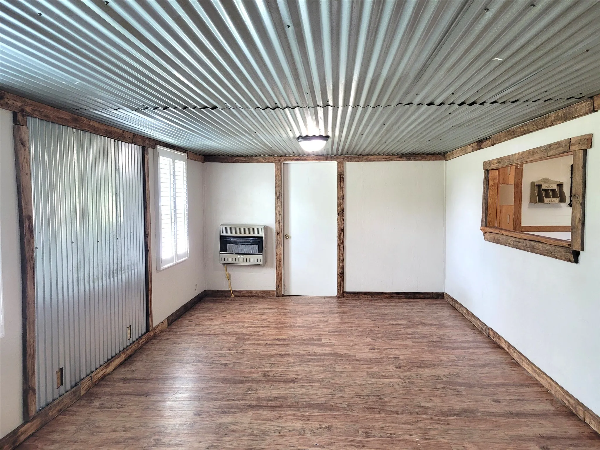 Single Family Residence For Sale in Red River (TX) County , 735 SW 1st, Detroit, Texas 75436, 2 Bedroom, 2 Bathroom, Garage spaces, 1,422 Sqft, built in 1973, mls#21356790, Real Estate Agent in Detroit, Homes For Sale in Red River (TX) county, Homes For Sale in Detroit, Realtor in Detroit Texas, Real Estate Brokerage Independent Realty Texas, Luminita Cordes Realtor