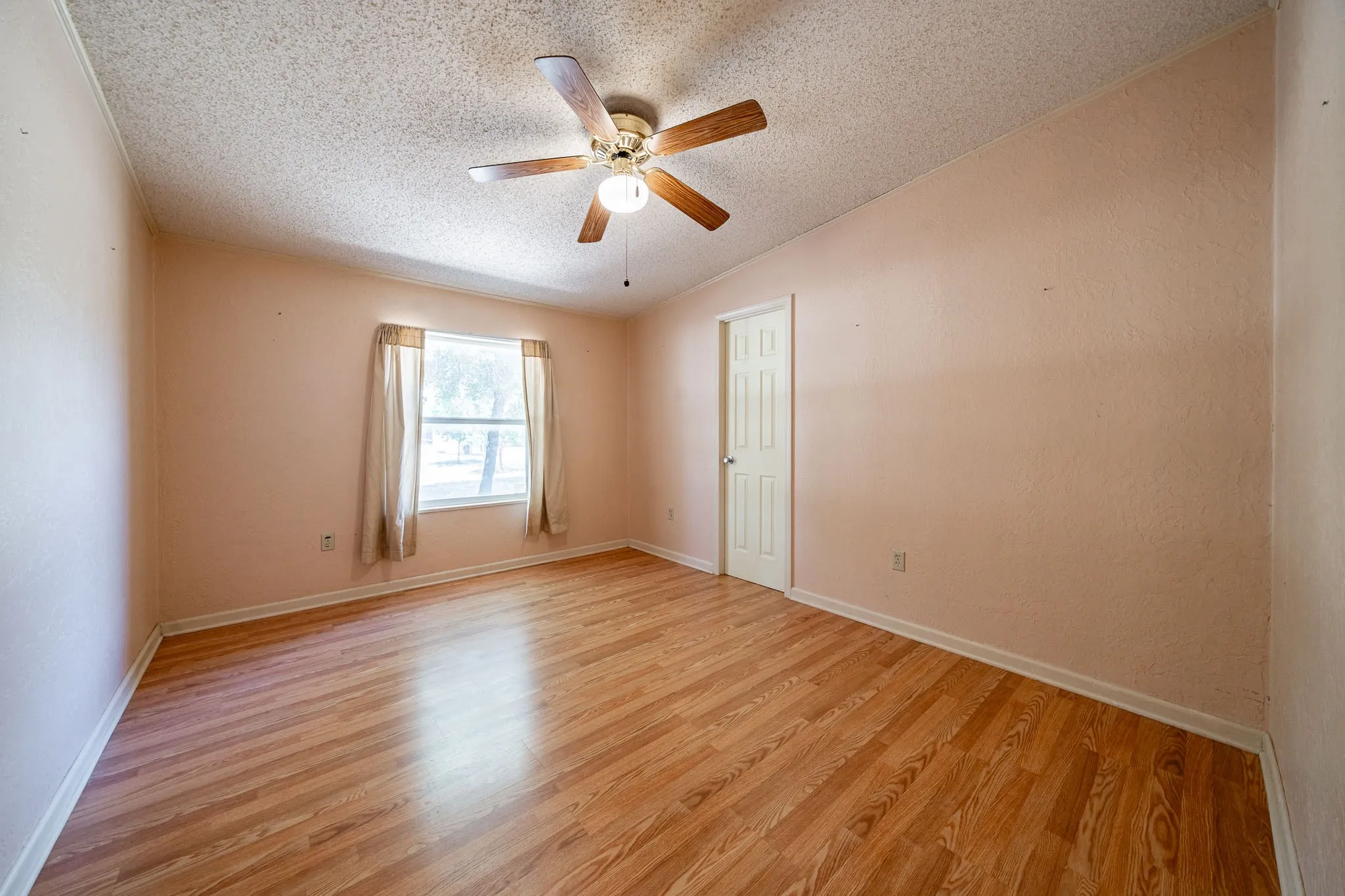 Mobile Home For Sale in Jones County , 9545 Farm Road 1226 S, Hawley, Texas 79525, 3 Bedroom, 2 Bathroom, Garage spaces, 1,680 Sqft, built in 1997, mls#21357074, Real Estate Agent in Hawley, Homes For Sale in Jones county, Homes For Sale in Hawley, Realtor in Hawley Texas, Real Estate Brokerage Independent Realty Texas, Luminita Cordes Realtor