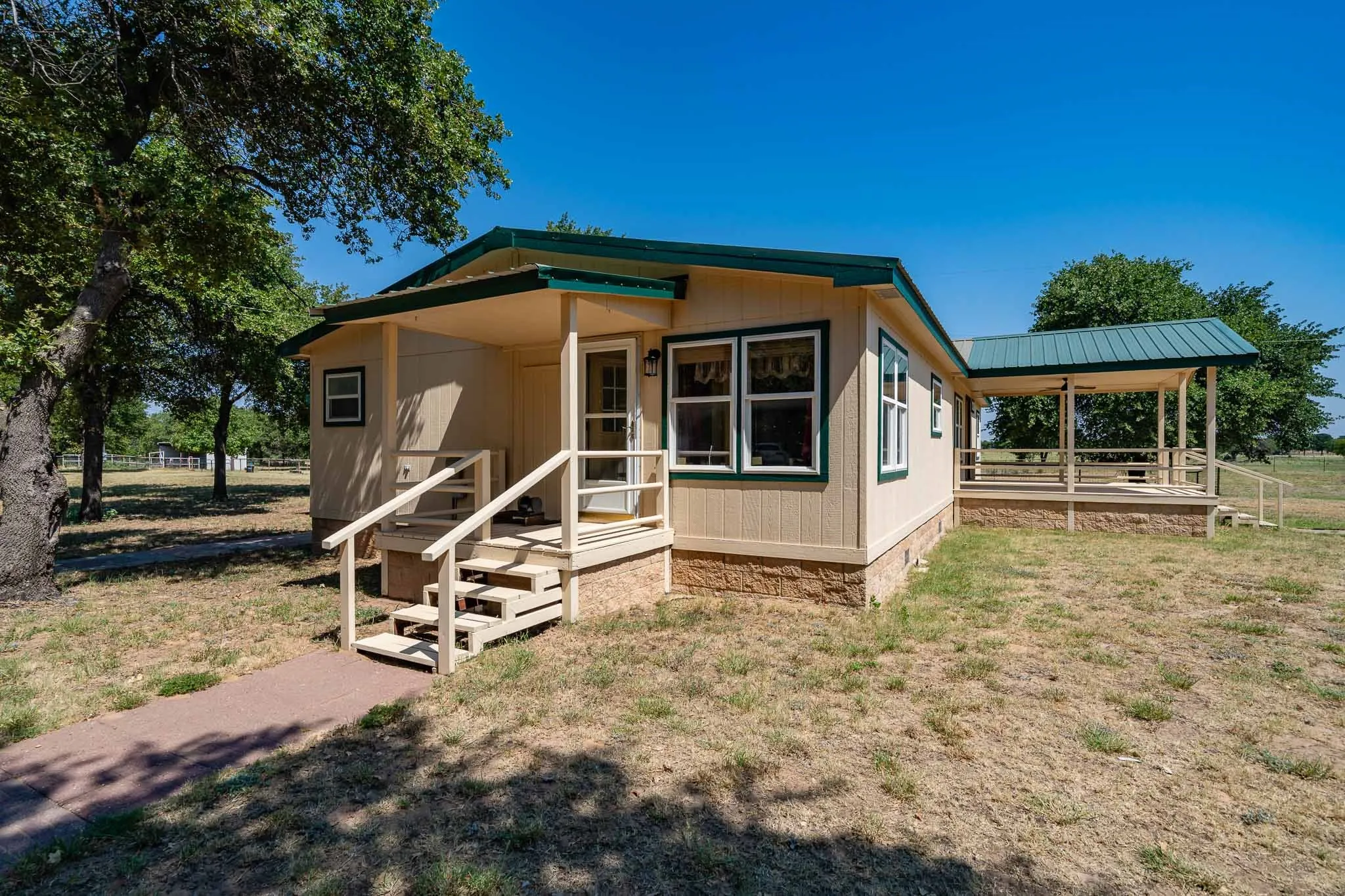Mobile Home For Sale in Jones County , 9545 Farm Road 1226 S, Hawley, Texas 79525, 3 Bedroom, 2 Bathroom, Garage spaces, 1,680 Sqft, built in 1997, mls#21357074, Real Estate Agent in Hawley, Homes For Sale in Jones county, Homes For Sale in Hawley, Realtor in Hawley Texas, Real Estate Brokerage Independent Realty Texas, Luminita Cordes Realtor