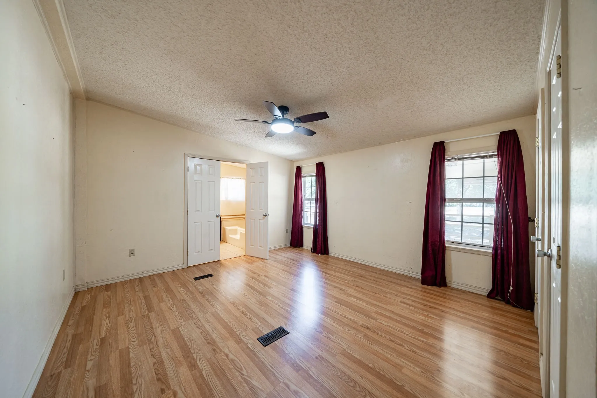 Mobile Home For Sale in Jones County , 9545 Farm Road 1226 S, Hawley, Texas 79525, 3 Bedroom, 2 Bathroom, Garage spaces, 1,680 Sqft, built in 1997, mls#21357074, Real Estate Agent in Hawley, Homes For Sale in Jones county, Homes For Sale in Hawley, Realtor in Hawley Texas, Real Estate Brokerage Independent Realty Texas, Luminita Cordes Realtor