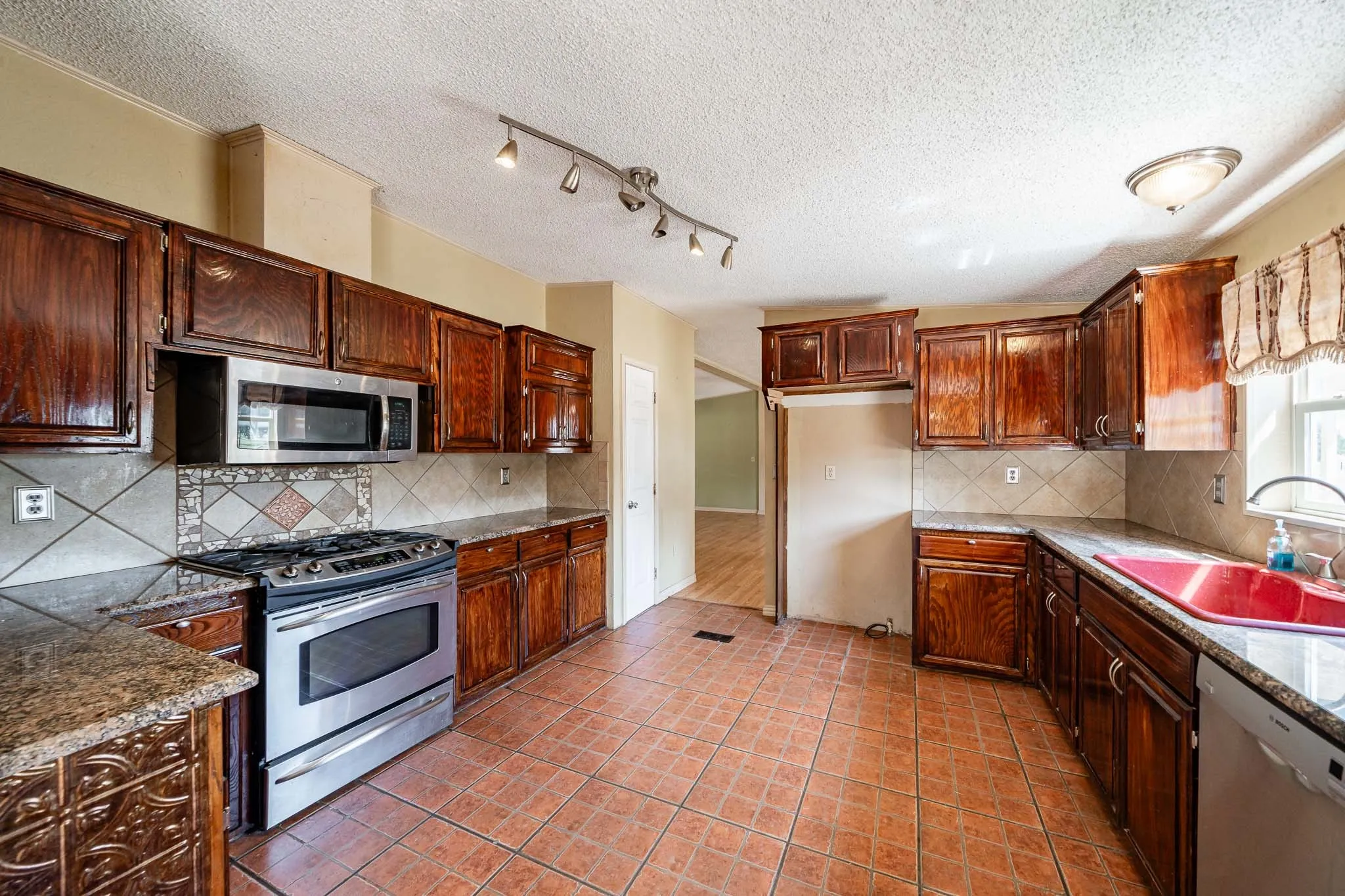 Mobile Home For Sale in Jones County , 9545 Farm Road 1226 S, Hawley, Texas 79525, 3 Bedroom, 2 Bathroom, Garage spaces, 1,680 Sqft, built in 1997, mls#21357074, Real Estate Agent in Hawley, Homes For Sale in Jones county, Homes For Sale in Hawley, Realtor in Hawley Texas, Real Estate Brokerage Independent Realty Texas, Luminita Cordes Realtor