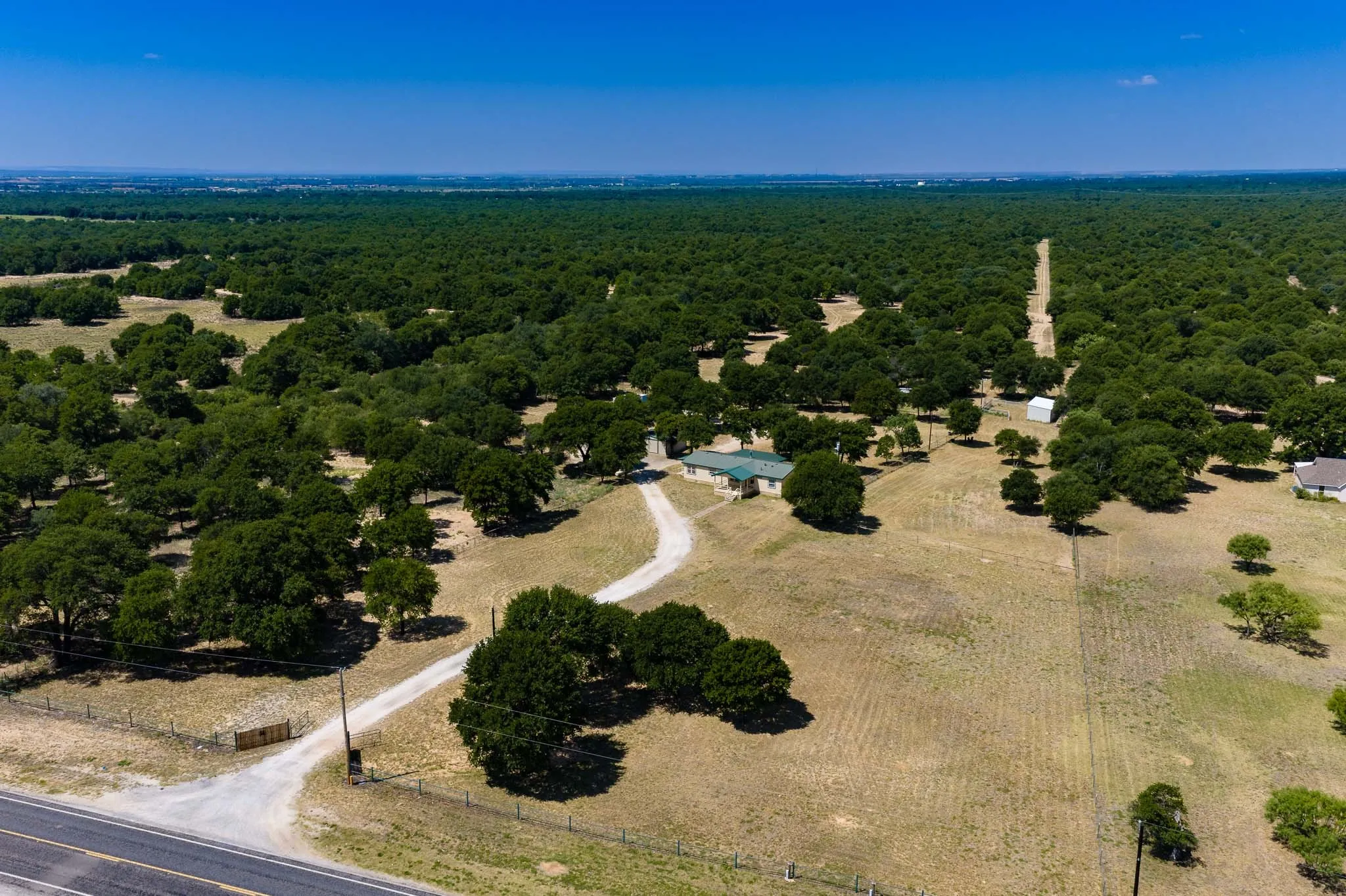 Mobile Home For Sale in Jones County , 9545 Farm Road 1226 S, Hawley, Texas 79525, 3 Bedroom, 2 Bathroom, Garage spaces, 1,680 Sqft, built in 1997, mls#21357074, Real Estate Agent in Hawley, Homes For Sale in Jones county, Homes For Sale in Hawley, Realtor in Hawley Texas, Real Estate Brokerage Independent Realty Texas, Luminita Cordes Realtor