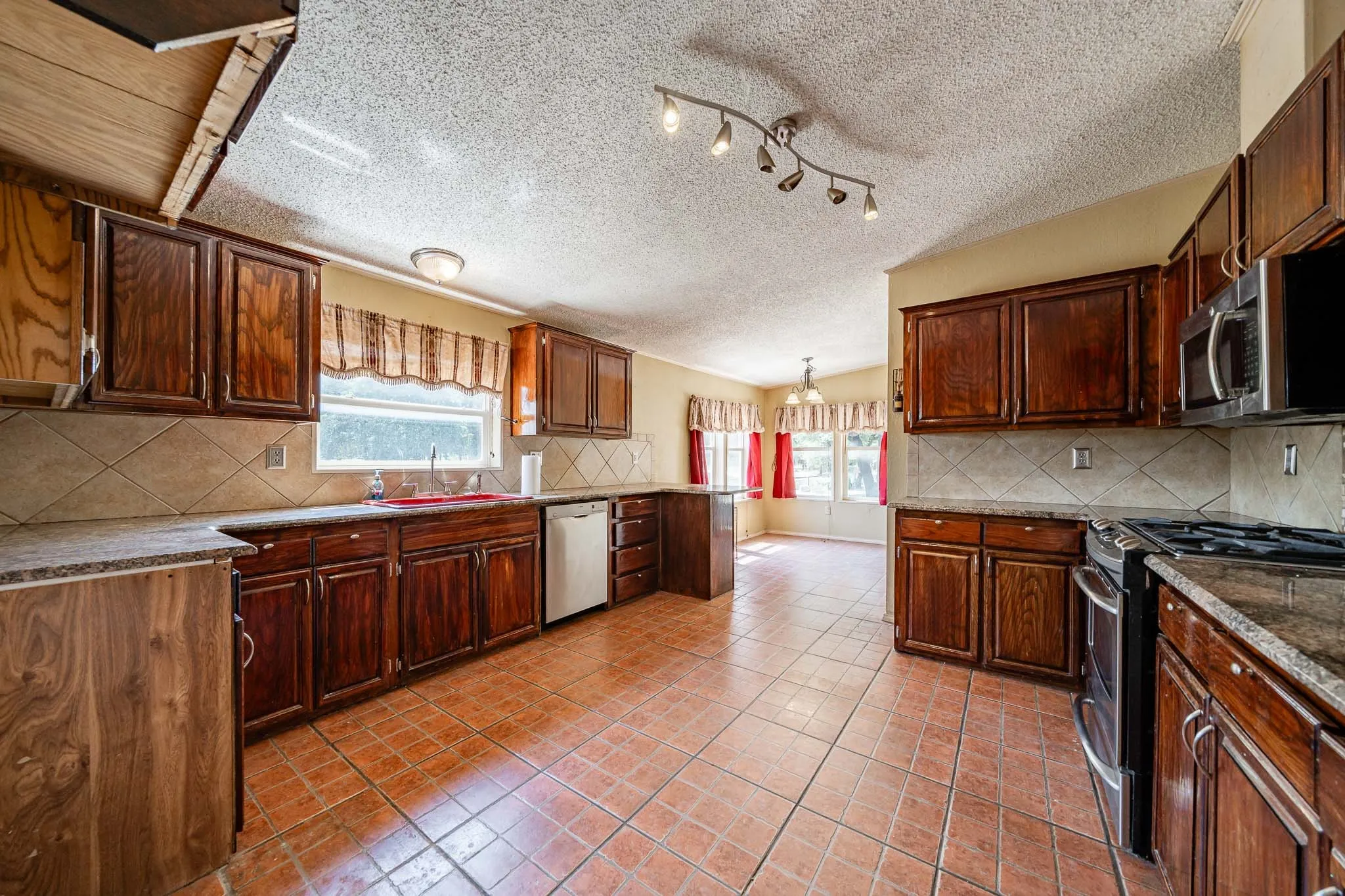 Mobile Home For Sale in Jones County , 9545 Farm Road 1226 S, Hawley, Texas 79525, 3 Bedroom, 2 Bathroom, Garage spaces, 1,680 Sqft, built in 1997, mls#21357074, Real Estate Agent in Hawley, Homes For Sale in Jones county, Homes For Sale in Hawley, Realtor in Hawley Texas, Real Estate Brokerage Independent Realty Texas, Luminita Cordes Realtor