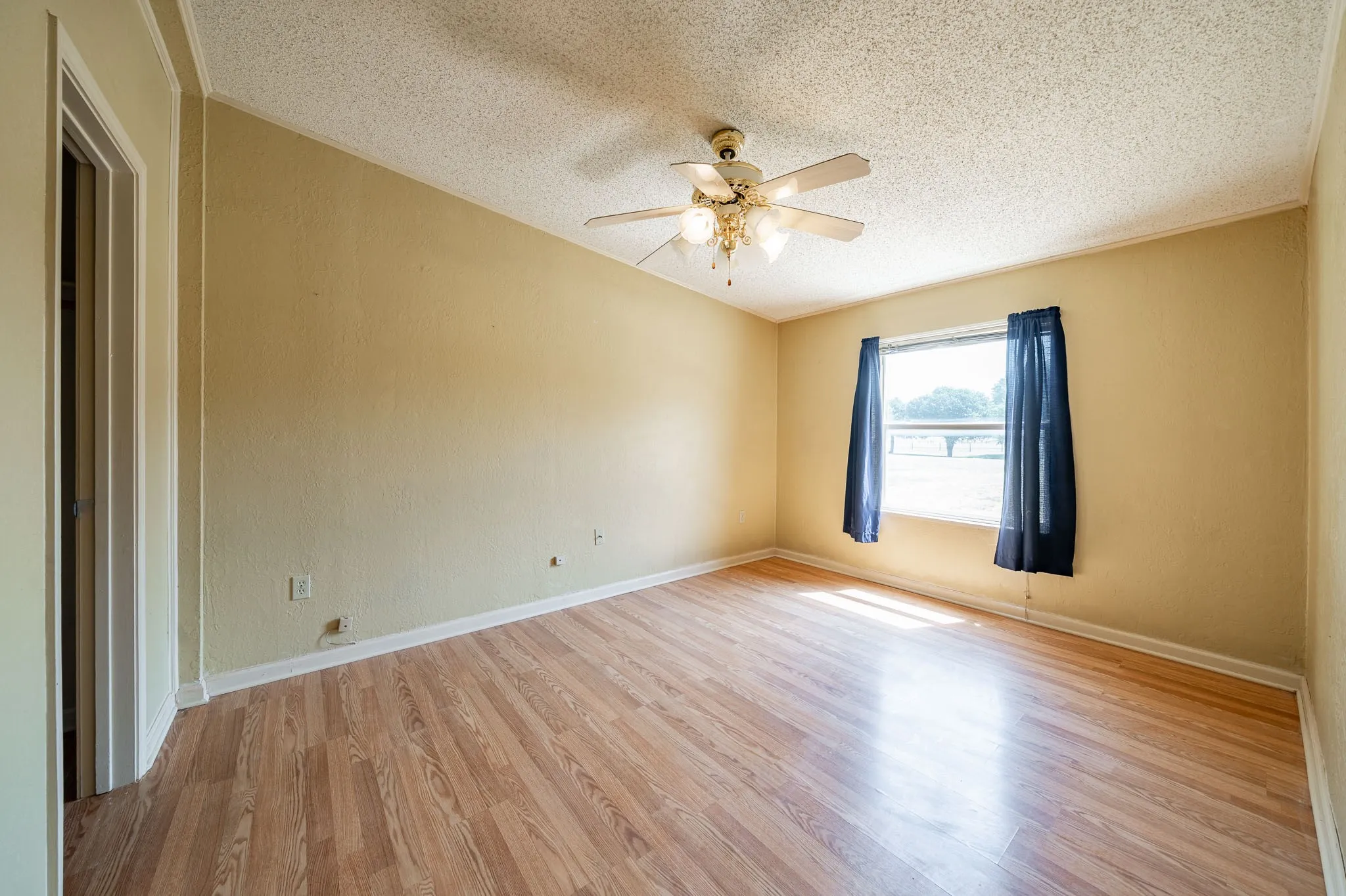 Mobile Home For Sale in Jones County , 9545 Farm Road 1226 S, Hawley, Texas 79525, 3 Bedroom, 2 Bathroom, Garage spaces, 1,680 Sqft, built in 1997, mls#21357074, Real Estate Agent in Hawley, Homes For Sale in Jones county, Homes For Sale in Hawley, Realtor in Hawley Texas, Real Estate Brokerage Independent Realty Texas, Luminita Cordes Realtor