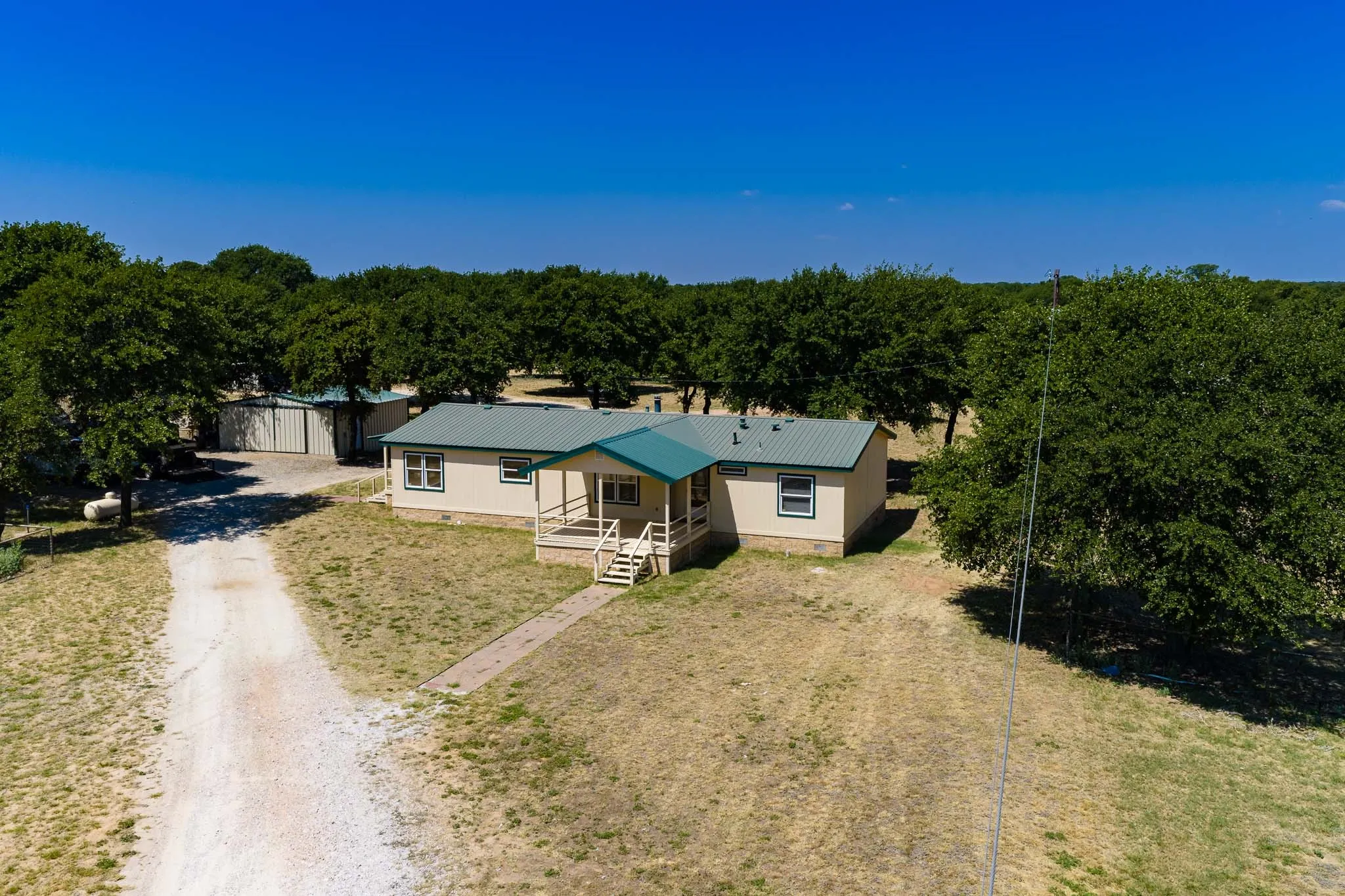 Mobile Home For Sale in Jones County , 9545 Farm Road 1226 S, Hawley, Texas 79525, 3 Bedroom, 2 Bathroom, Garage spaces, 1,680 Sqft, built in 1997, mls#21357074, Real Estate Agent in Hawley, Homes For Sale in Jones county, Homes For Sale in Hawley, Realtor in Hawley Texas, Real Estate Brokerage Independent Realty Texas, Luminita Cordes Realtor