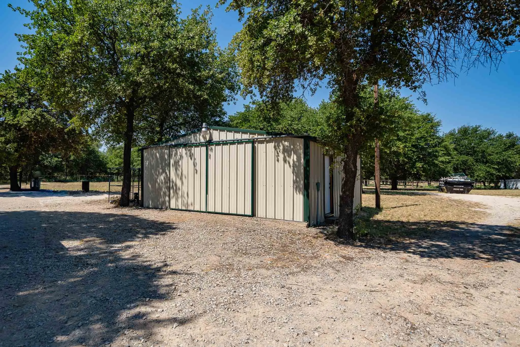 Mobile Home For Sale in Jones County , 9545 Farm Road 1226 S, Hawley, Texas 79525, 3 Bedroom, 2 Bathroom, Garage spaces, 1,680 Sqft, built in 1997, mls#21357074, Real Estate Agent in Hawley, Homes For Sale in Jones county, Homes For Sale in Hawley, Realtor in Hawley Texas, Real Estate Brokerage Independent Realty Texas, Luminita Cordes Realtor