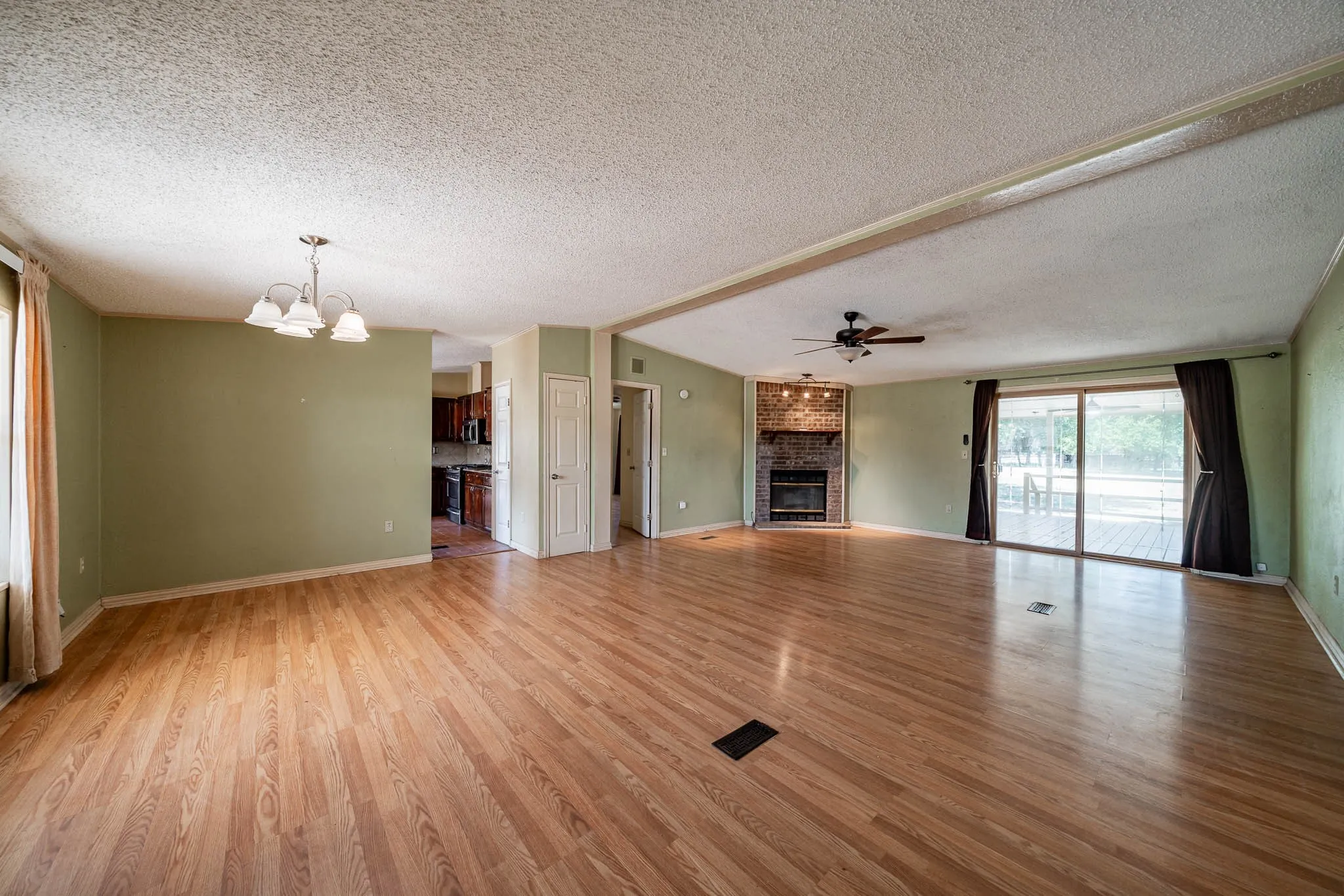 Mobile Home For Sale in Jones County , 9545 Farm Road 1226 S, Hawley, Texas 79525, 3 Bedroom, 2 Bathroom, Garage spaces, 1,680 Sqft, built in 1997, mls#21357074, Real Estate Agent in Hawley, Homes For Sale in Jones county, Homes For Sale in Hawley, Realtor in Hawley Texas, Real Estate Brokerage Independent Realty Texas, Luminita Cordes Realtor