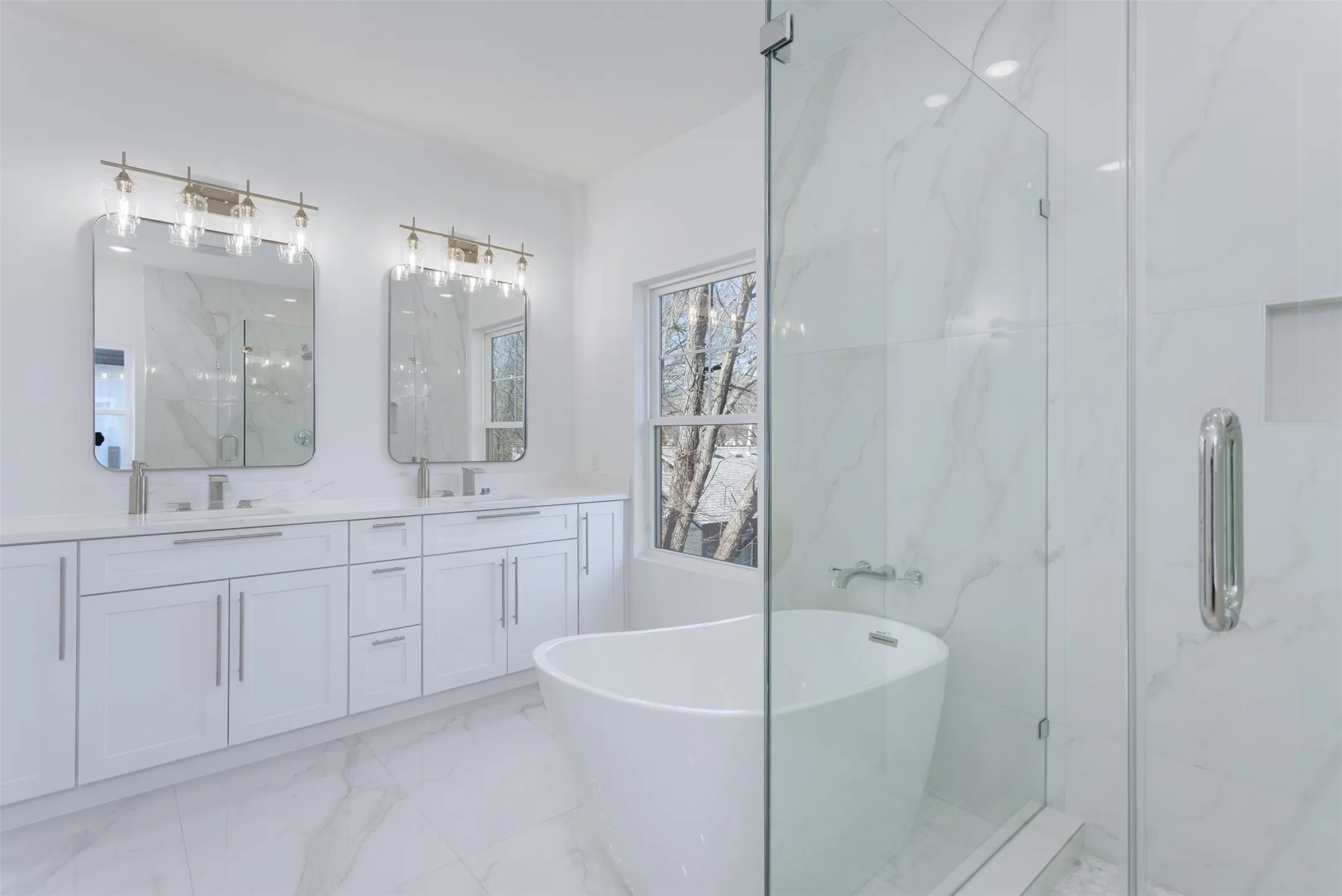 Single Family Residence For Sale in Collin County , 708 W White Avenue, Mc Kinney, Texas 75069, 4 Bedroom, 4 Bathroom, 2 Garage spaces, 2,785 Sqft, built in 2024, mls#21357075, Real Estate Agent in Mc Kinney, Homes For Sale in Collin county, Homes For Sale in Mc Kinney, Realtor in Mc Kinney Texas, Real Estate Brokerage Independent Realty Texas, Luminita Cordes Realtor