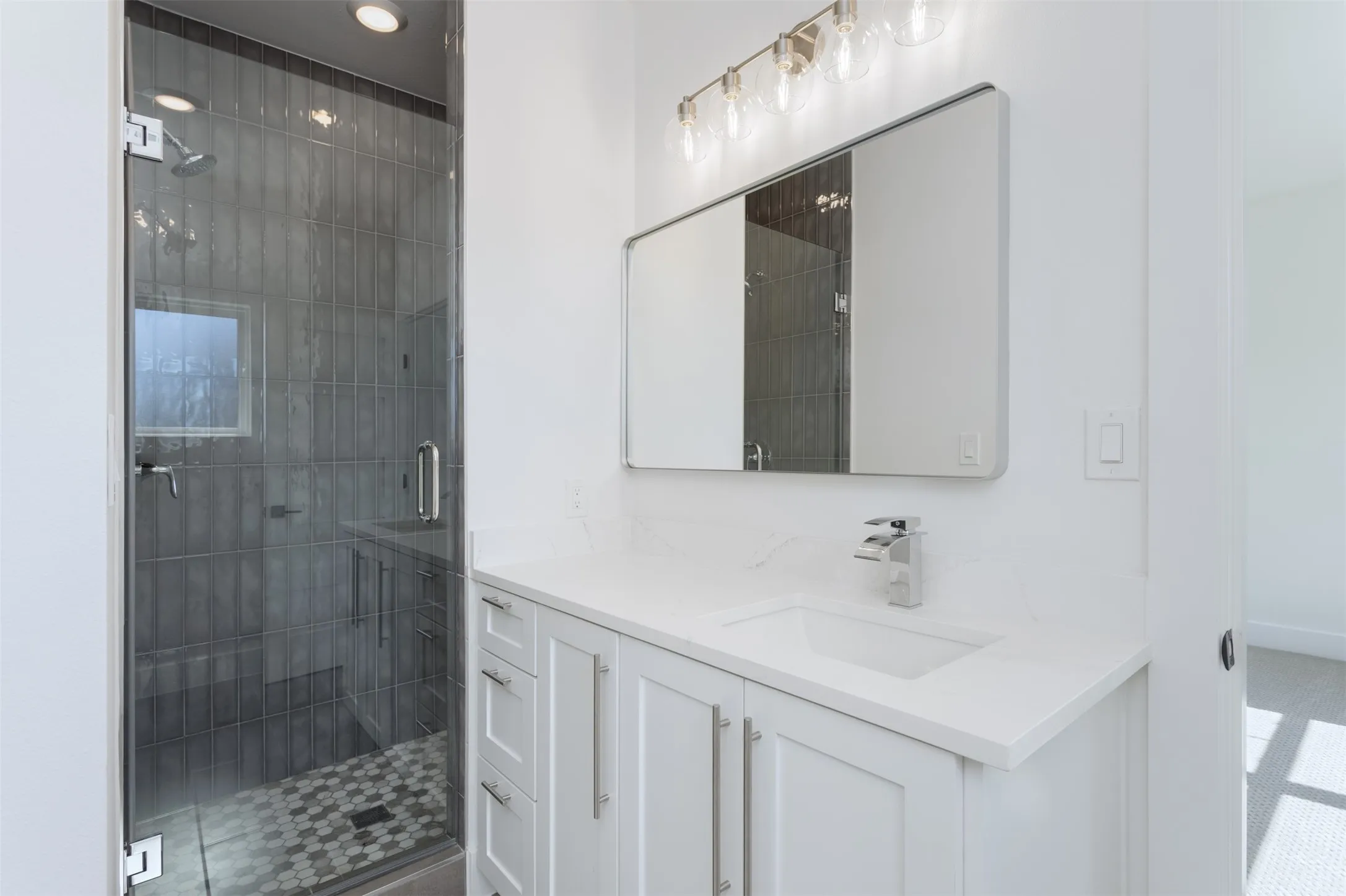 Single Family Residence For Sale in Collin County , 708 W White Avenue, Mc Kinney, Texas 75069, 4 Bedroom, 4 Bathroom, 2 Garage spaces, 2,785 Sqft, built in 2024, mls#21357075, Real Estate Agent in Mc Kinney, Homes For Sale in Collin county, Homes For Sale in Mc Kinney, Realtor in Mc Kinney Texas, Real Estate Brokerage Independent Realty Texas, Luminita Cordes Realtor
