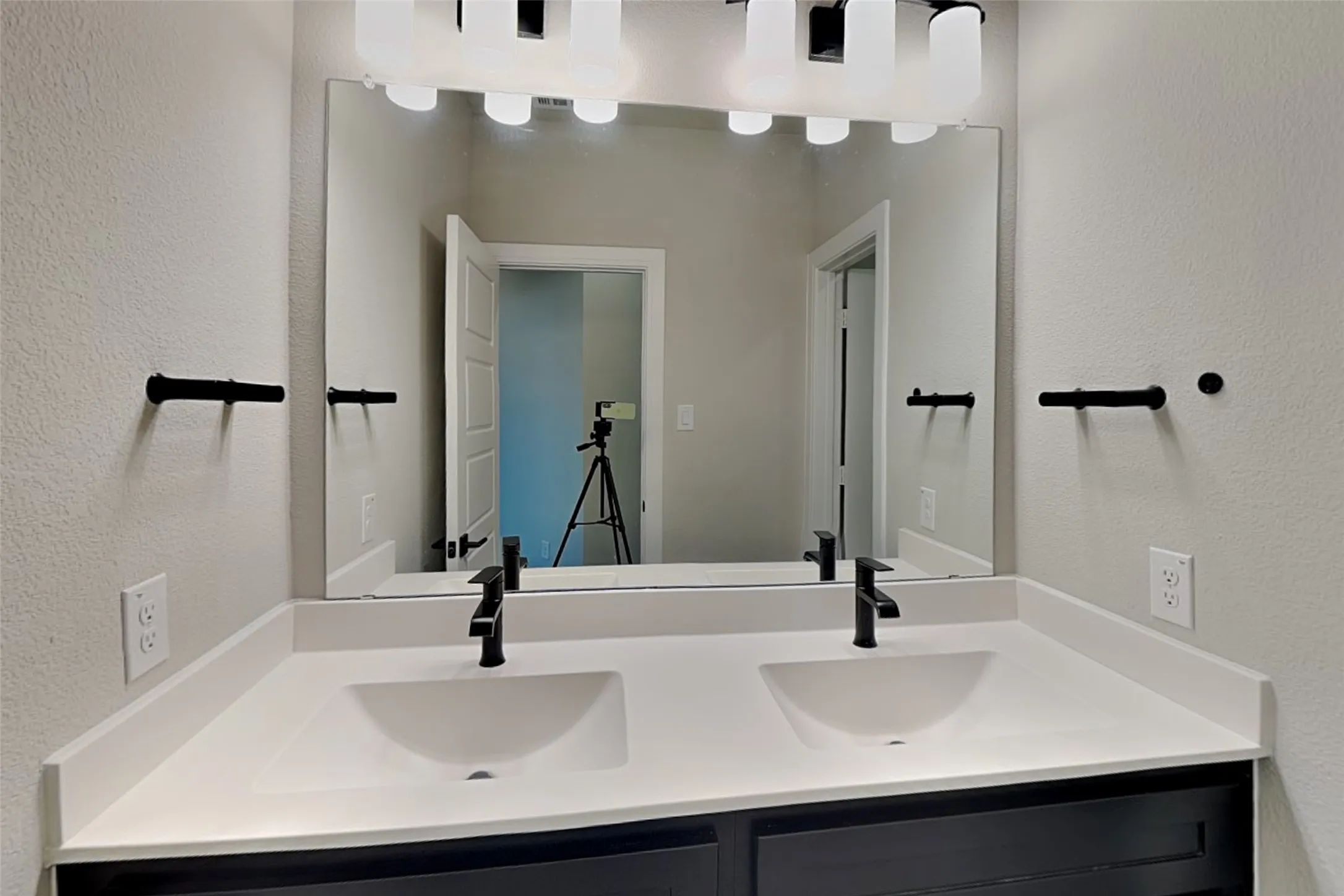 Single Family Residence For Rent in Parker County , 2013 Tolleson Drive, Fort Worth, Texas 76008, 4 Bedroom, 4 Bathroom, 2 Garage spaces, 2,687 Sqft, built in 2025, mls#21357101, Real Estate Agent in Fort Worth, Homes For Rent in Parker county, Homes For Rent in Fort Worth, Realtor in Fort Worth Texas, Real Estate Brokerage Independent Realty Texas, Luminita Cordes Realtor