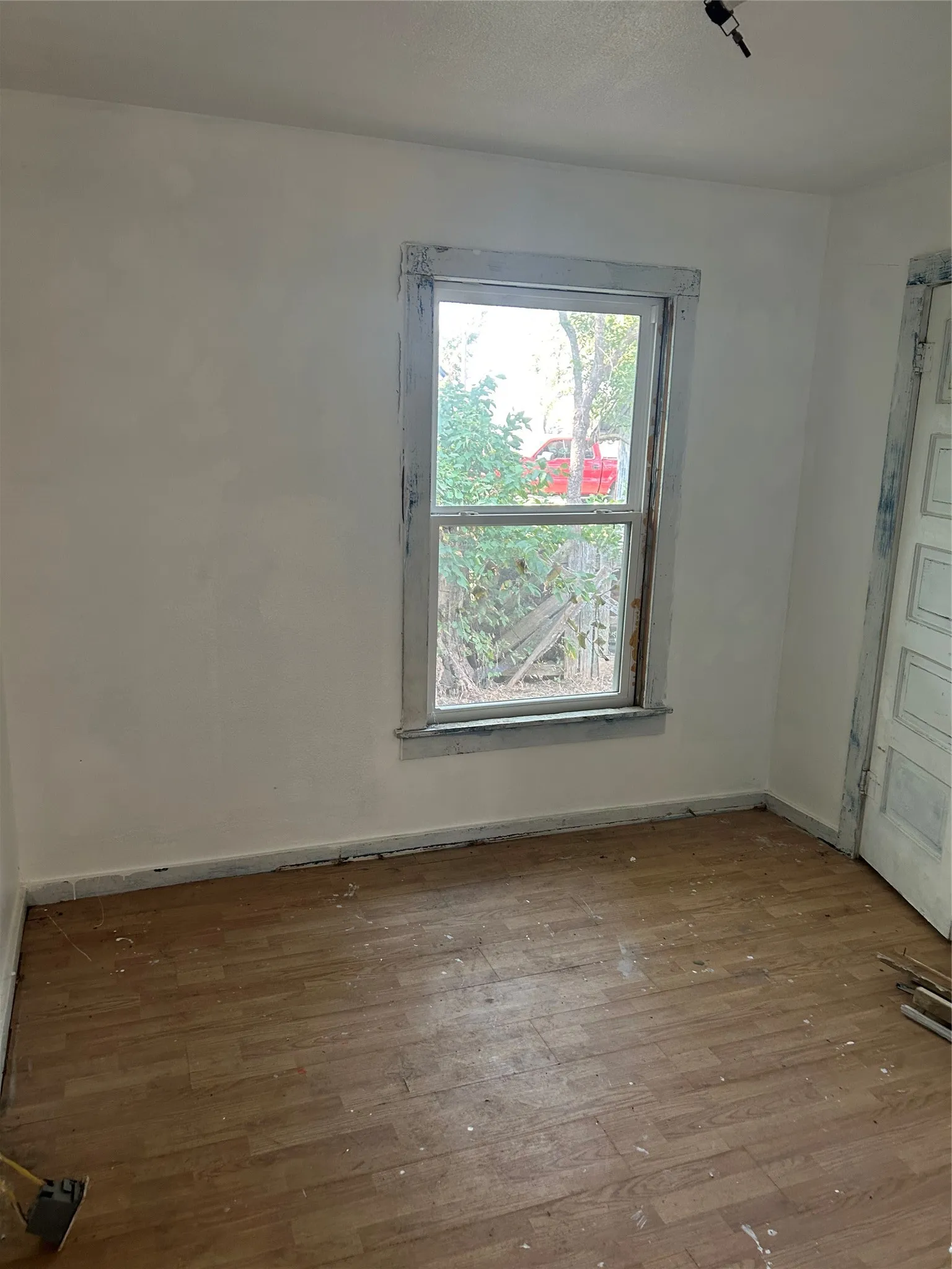 Single Family Residence For Sale in Fannin County , 204 8th Street, Honey Grove, Texas 75446, 3 Bedroom, 1 Bathroom, Garage spaces, 1,050 Sqft, built in 1935, Price $60,000, mls#21355231, Real Estate Agent in Honey Grove, Homes For Sale in Fannin county, Homes For Sale in Honey Grove, Realtor in Honey Grove Texas, Real Estate Brokerage Independent Realty Texas, Luminita Cordes Realtor