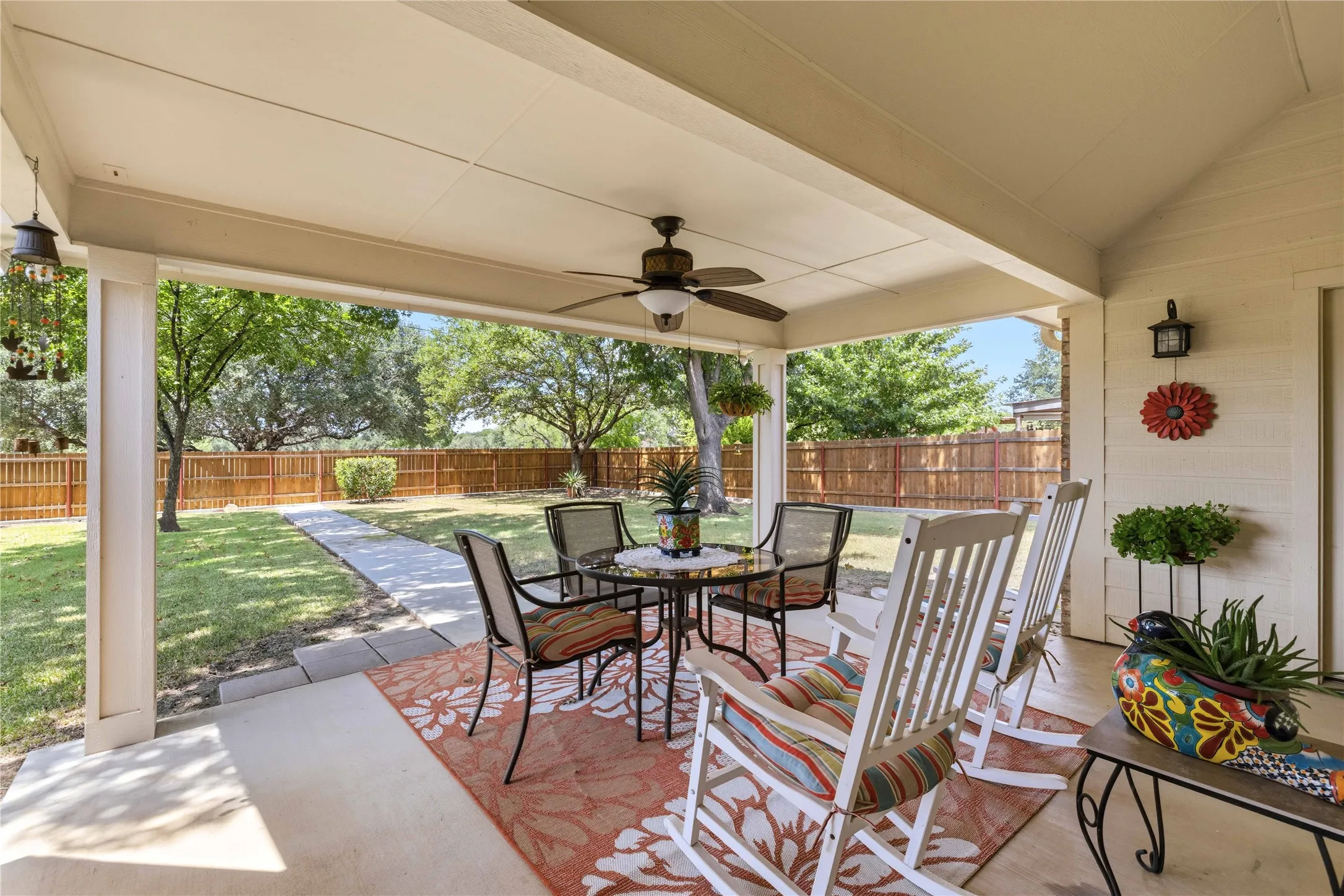 Single Family Residence For Sale in Brown County , 1613 Southgate Drive, Brownwood, Texas 76801, 3 Bedroom, 2 Bathroom, 2 Garage spaces, 1,460 Sqft, built in 2004, mls#21356932, Real Estate Agent in Brownwood, Homes For Sale in Brown county, Homes For Sale in Brownwood, Realtor in Brownwood Texas, Real Estate Brokerage Independent Realty Texas, Luminita Cordes Realtor