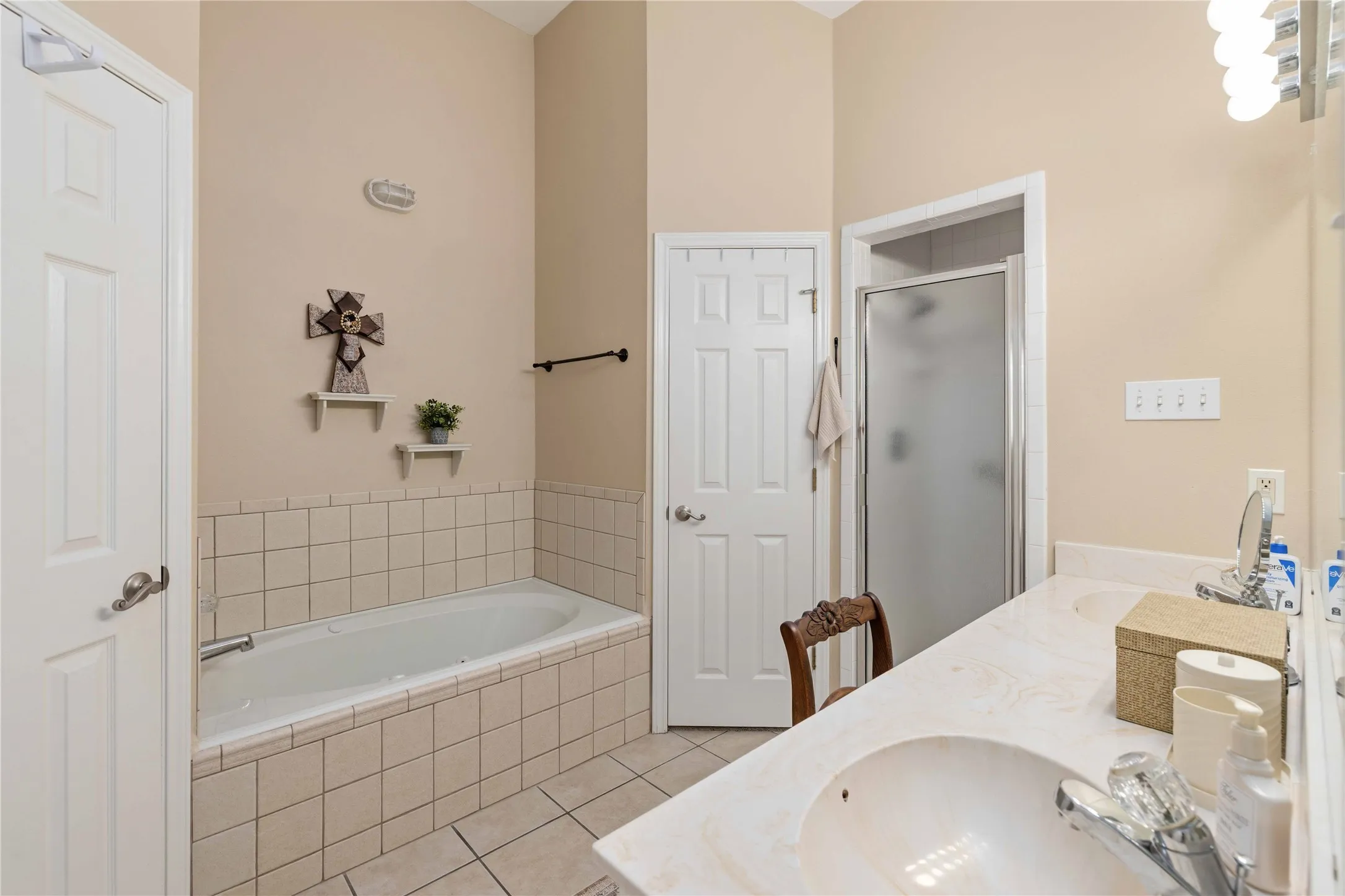 Single Family Residence For Sale in Brown County , 1613 Southgate Drive, Brownwood, Texas 76801, 3 Bedroom, 2 Bathroom, 2 Garage spaces, 1,460 Sqft, built in 2004, mls#21356932, Real Estate Agent in Brownwood, Homes For Sale in Brown county, Homes For Sale in Brownwood, Realtor in Brownwood Texas, Real Estate Brokerage Independent Realty Texas, Luminita Cordes Realtor