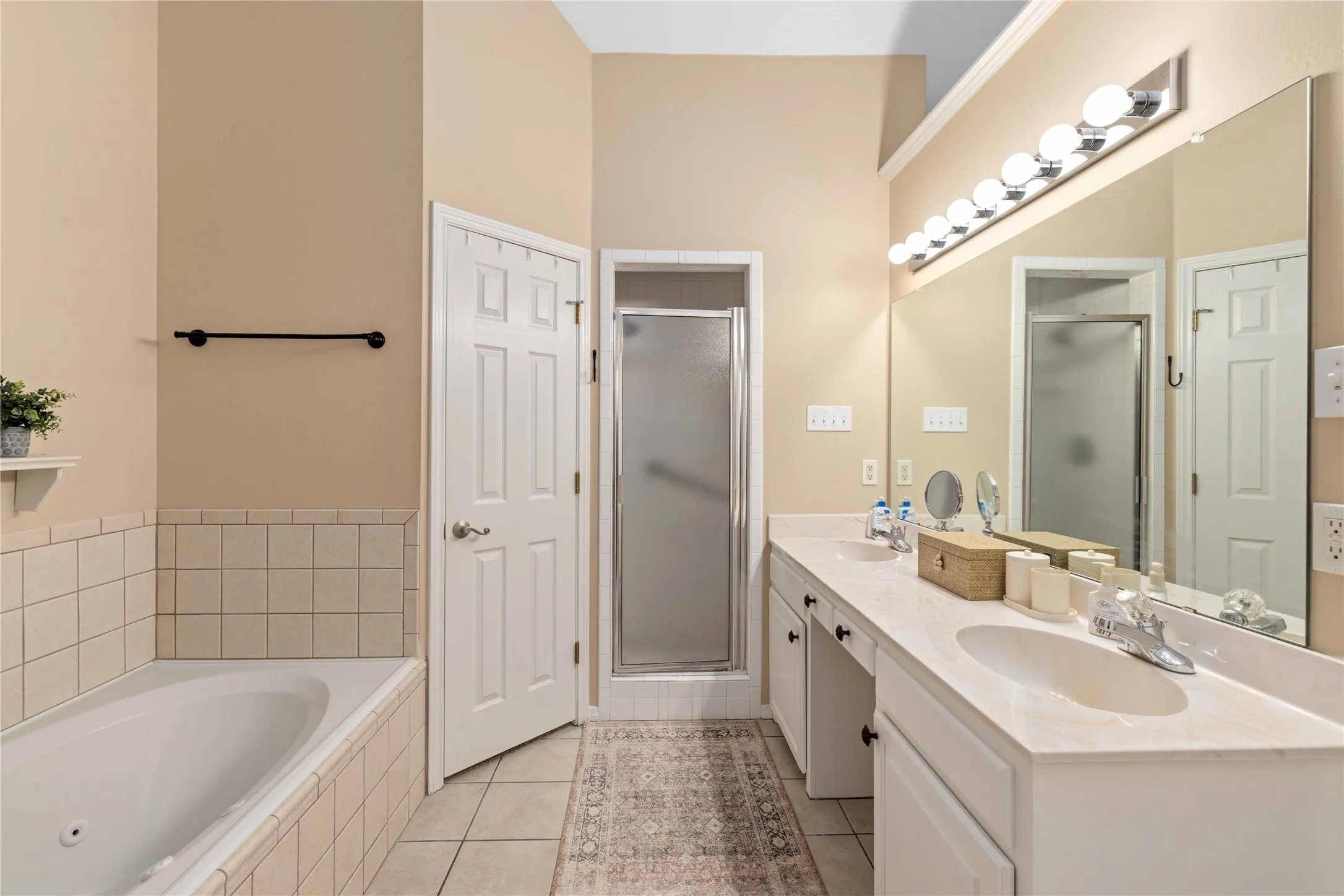 Single Family Residence For Sale in Brown County , 1613 Southgate Drive, Brownwood, Texas 76801, 3 Bedroom, 2 Bathroom, 2 Garage spaces, 1,460 Sqft, built in 2004, mls#21356932, Real Estate Agent in Brownwood, Homes For Sale in Brown county, Homes For Sale in Brownwood, Realtor in Brownwood Texas, Real Estate Brokerage Independent Realty Texas, Luminita Cordes Realtor