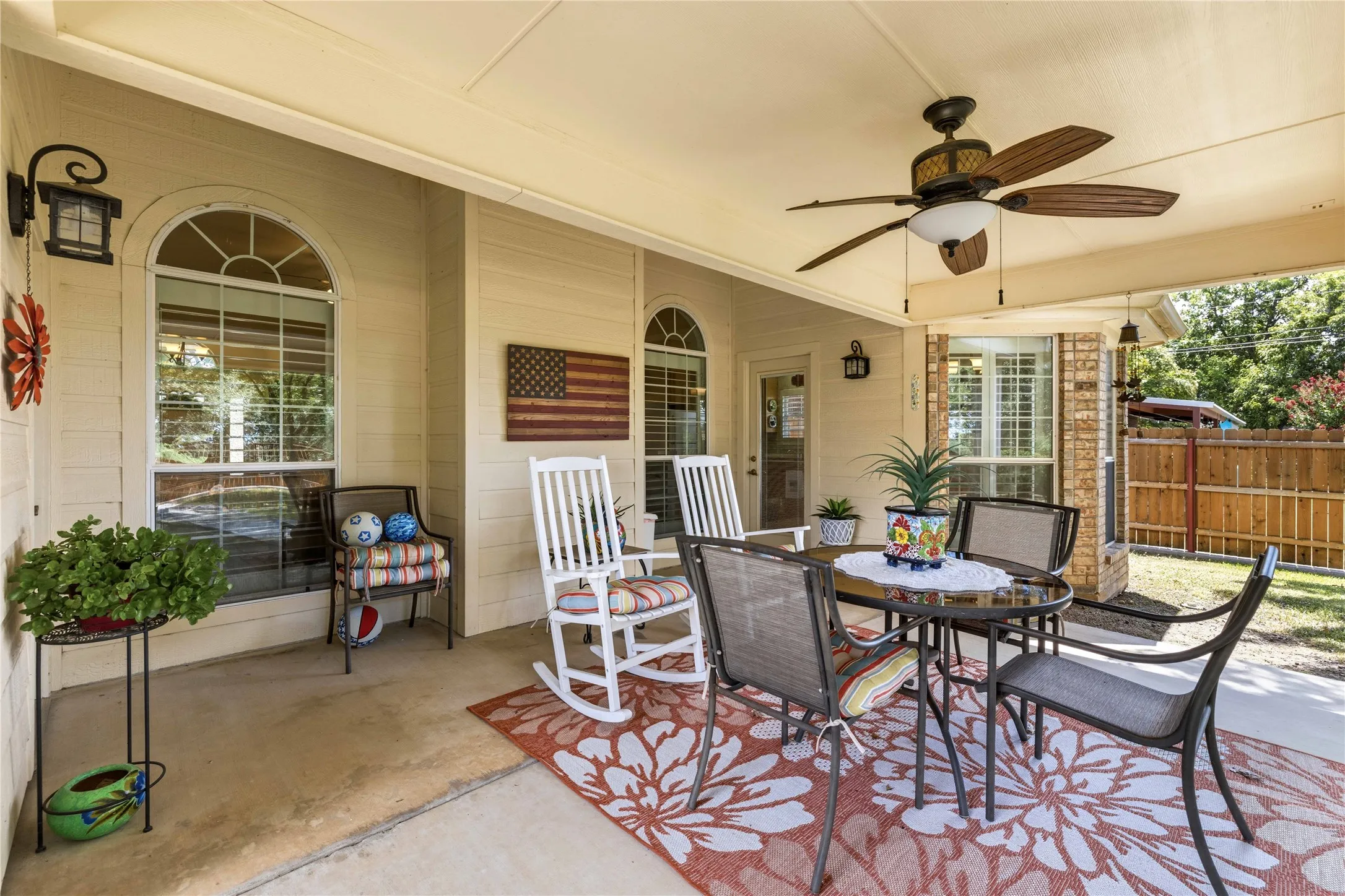 Single Family Residence For Sale in Brown County , 1613 Southgate Drive, Brownwood, Texas 76801, 3 Bedroom, 2 Bathroom, 2 Garage spaces, 1,460 Sqft, built in 2004, mls#21356932, Real Estate Agent in Brownwood, Homes For Sale in Brown county, Homes For Sale in Brownwood, Realtor in Brownwood Texas, Real Estate Brokerage Independent Realty Texas, Luminita Cordes Realtor