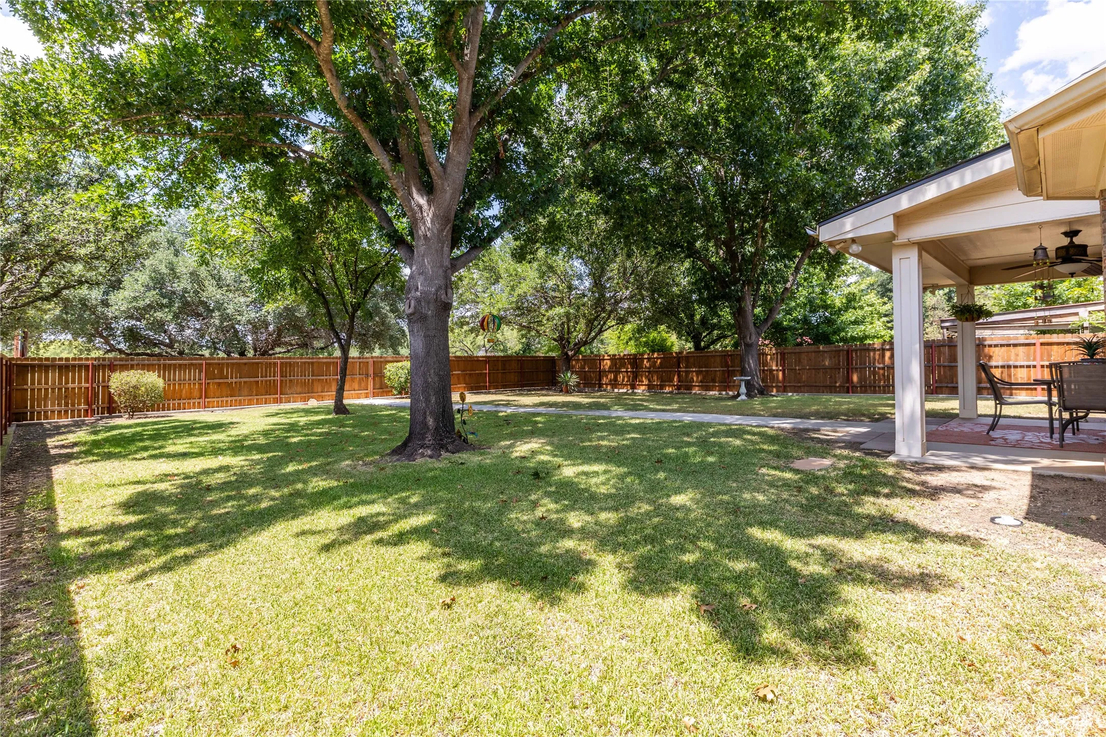 Single Family Residence For Sale in Brown County , 1613 Southgate Drive, Brownwood, Texas 76801, 3 Bedroom, 2 Bathroom, 2 Garage spaces, 1,460 Sqft, built in 2004, mls#21356932, Real Estate Agent in Brownwood, Homes For Sale in Brown county, Homes For Sale in Brownwood, Realtor in Brownwood Texas, Real Estate Brokerage Independent Realty Texas, Luminita Cordes Realtor