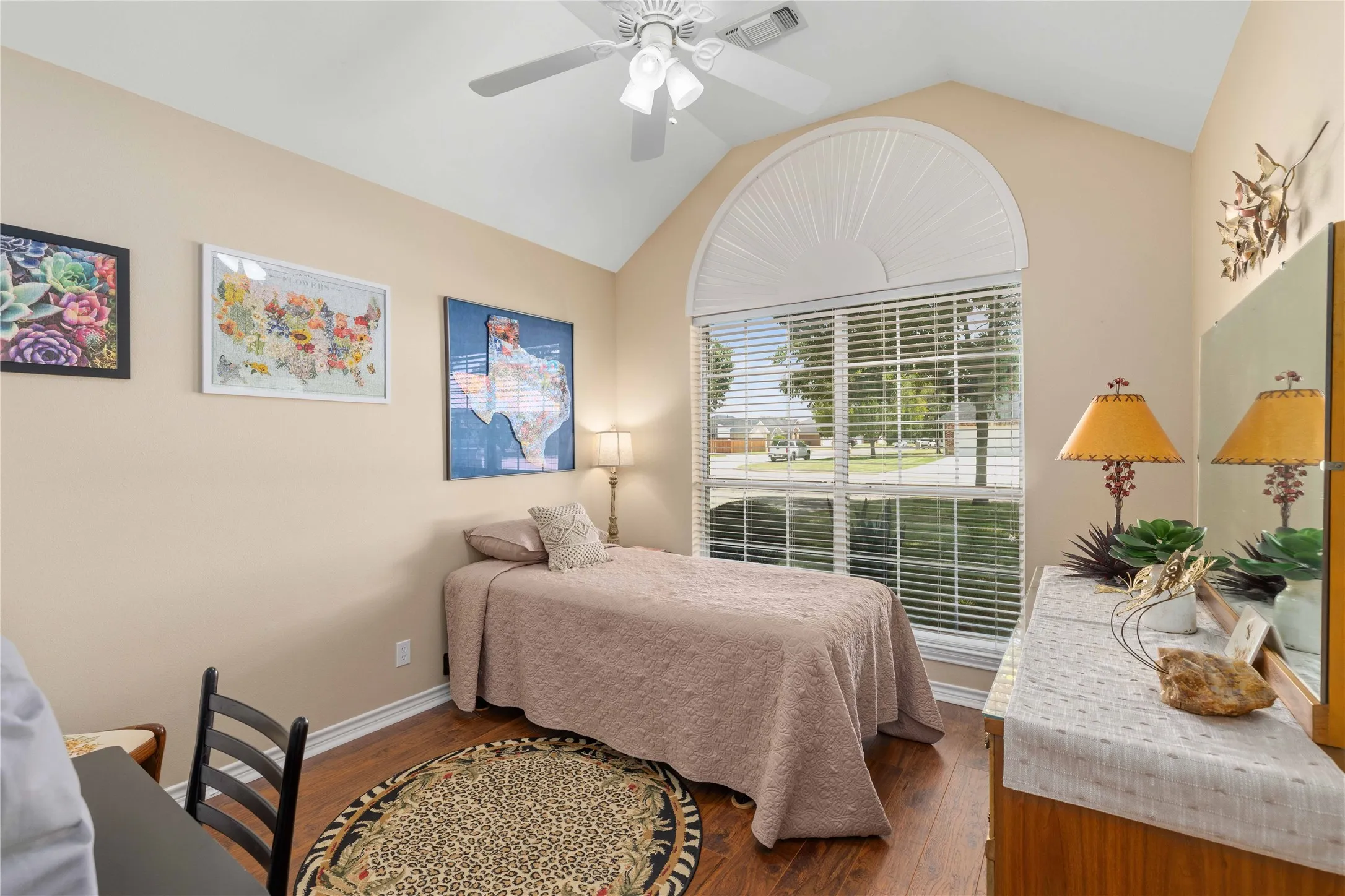 Single Family Residence For Sale in Brown County , 1613 Southgate Drive, Brownwood, Texas 76801, 3 Bedroom, 2 Bathroom, 2 Garage spaces, 1,460 Sqft, built in 2004, mls#21356932, Real Estate Agent in Brownwood, Homes For Sale in Brown county, Homes For Sale in Brownwood, Realtor in Brownwood Texas, Real Estate Brokerage Independent Realty Texas, Luminita Cordes Realtor