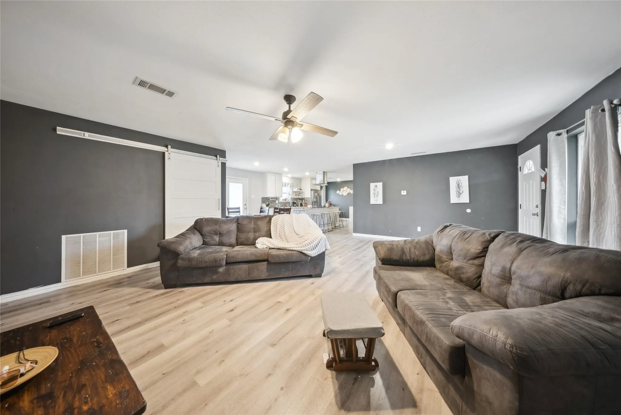 Single Family Residence For Sale in Dallas County , 106 Glenview Place, Hutchins, Texas 75141, 3 Bedroom, 2 Bathroom, Garage spaces, 1,329 Sqft, built in 1964, Price $224,990, mls#21355038, Real Estate Agent in Hutchins, Homes For Sale in Dallas county, Homes For Sale in Hutchins, Realtor in Hutchins Texas, Real Estate Brokerage Independent Realty Texas, Luminita Cordes Realtor