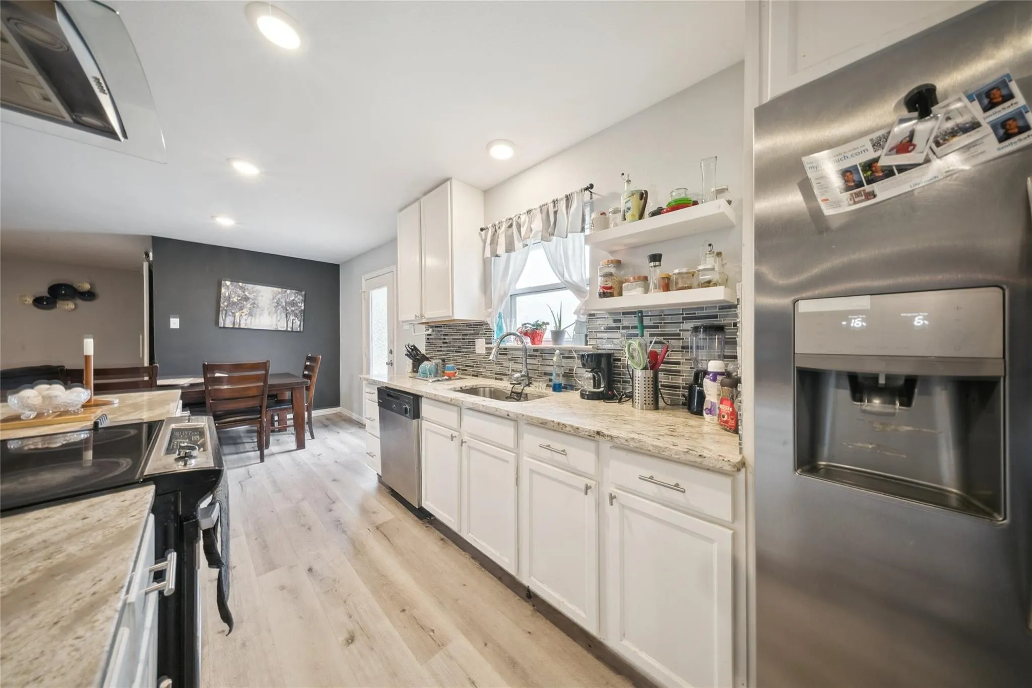 Single Family Residence For Sale in Dallas County , 106 Glenview Place, Hutchins, Texas 75141, 3 Bedroom, 2 Bathroom, Garage spaces, 1,329 Sqft, built in 1964, Price $224,990, mls#21355038, Real Estate Agent in Hutchins, Homes For Sale in Dallas county, Homes For Sale in Hutchins, Realtor in Hutchins Texas, Real Estate Brokerage Independent Realty Texas, Luminita Cordes Realtor