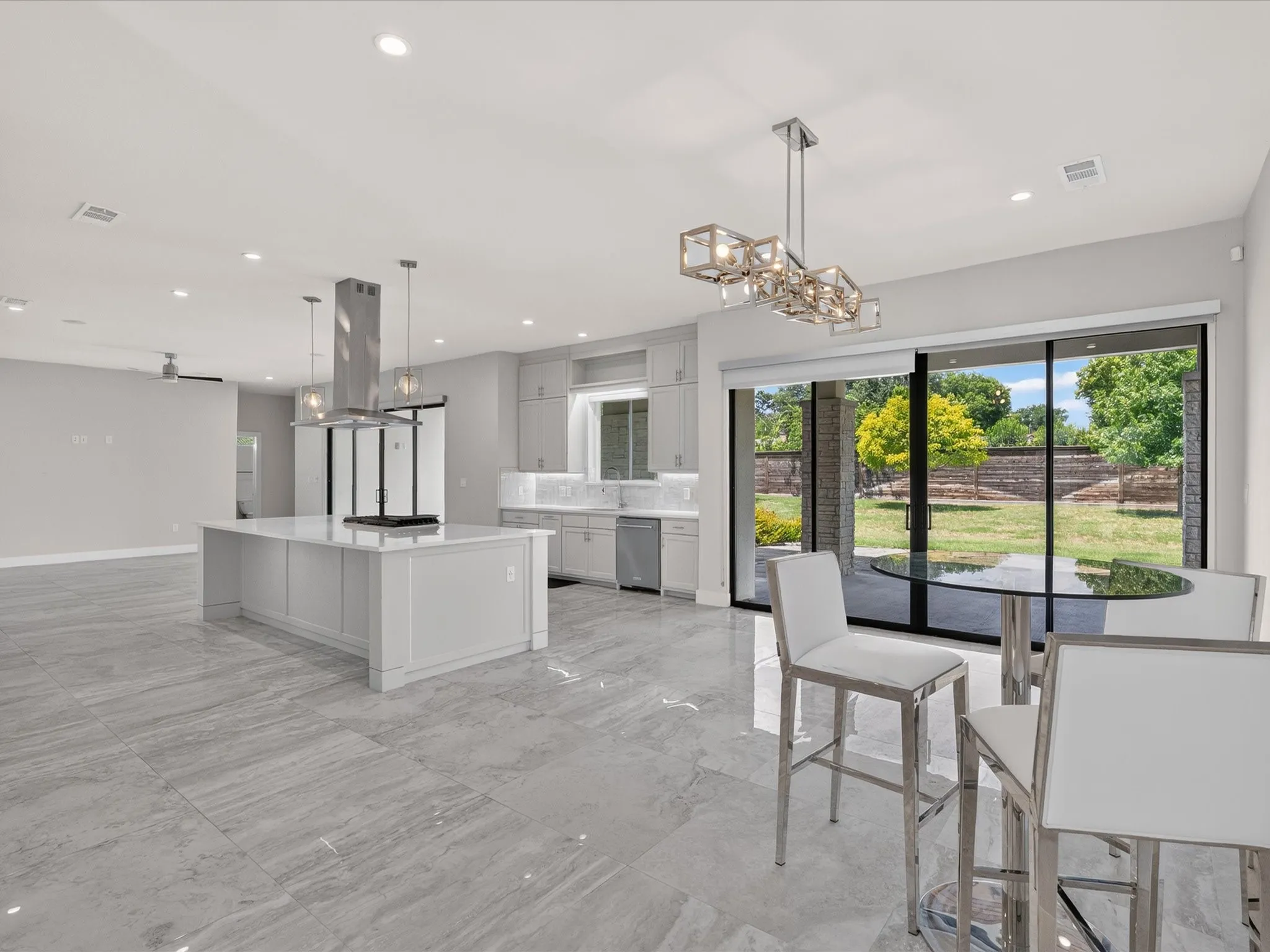 Single Family Residence For Rent in Dallas County , 3061 Selma Lane, Farmers Branch, Texas 75234, 6 Bedroom, 4 Bathroom, 3 Garage spaces, 3,970 Sqft, built in 2019, mls#21356760, Real Estate Agent in Farmers Branch, Homes For Rent in Dallas county, Homes For Rent in Farmers Branch, Realtor in Farmers Branch Texas, Real Estate Brokerage Independent Realty Texas, Luminita Cordes Realtor