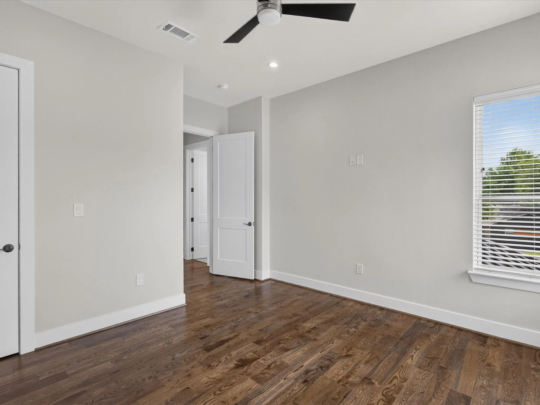 Single Family Residence For Rent in Dallas County , 3061 Selma Lane, Farmers Branch, Texas 75234, 6 Bedroom, 4 Bathroom, 3 Garage spaces, 3,970 Sqft, built in 2019, mls#21356760, Real Estate Agent in Farmers Branch, Homes For Rent in Dallas county, Homes For Rent in Farmers Branch, Realtor in Farmers Branch Texas, Real Estate Brokerage Independent Realty Texas, Luminita Cordes Realtor