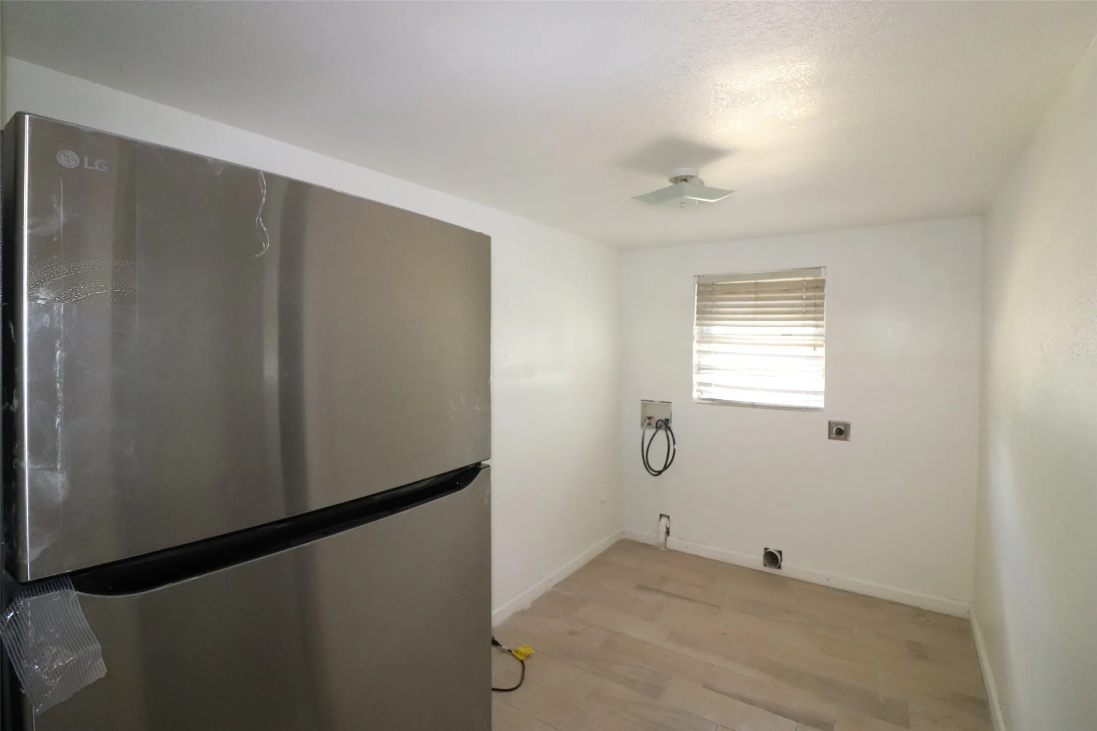 Single Family Residence For Rent in Dallas County , 4106 Timberline Drive, Garland, Texas 75042, 4 Bedroom, 2 Bathroom, Garage spaces, 1,800 Sqft, built in 1965, mls#21357109, Real Estate Agent in Garland, Homes For Rent in Dallas county, Homes For Rent in Garland, Realtor in Garland Texas, Real Estate Brokerage Independent Realty Texas, Luminita Cordes Realtor