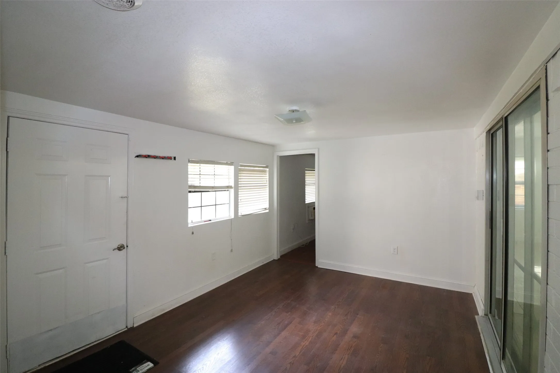Single Family Residence For Rent in Dallas County , 4106 Timberline Drive, Garland, Texas 75042, 4 Bedroom, 2 Bathroom, Garage spaces, 1,800 Sqft, built in 1965, mls#21357109, Real Estate Agent in Garland, Homes For Rent in Dallas county, Homes For Rent in Garland, Realtor in Garland Texas, Real Estate Brokerage Independent Realty Texas, Luminita Cordes Realtor