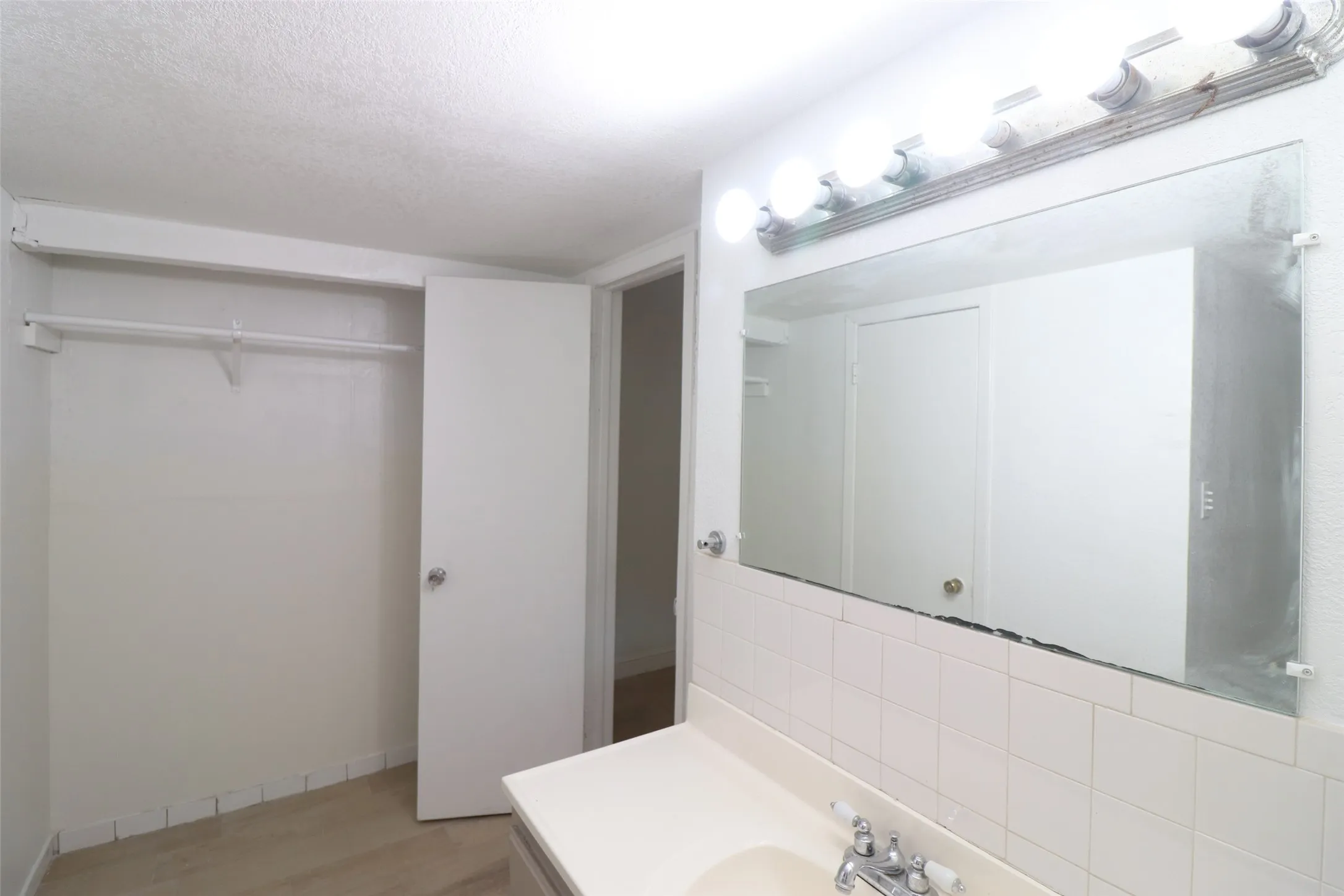 Single Family Residence For Rent in Dallas County , 4106 Timberline Drive, Garland, Texas 75042, 4 Bedroom, 2 Bathroom, Garage spaces, 1,800 Sqft, built in 1965, mls#21357109, Real Estate Agent in Garland, Homes For Rent in Dallas county, Homes For Rent in Garland, Realtor in Garland Texas, Real Estate Brokerage Independent Realty Texas, Luminita Cordes Realtor