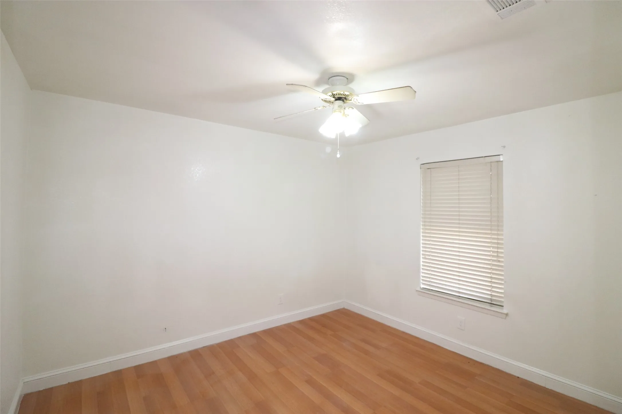 Single Family Residence For Rent in Dallas County , 4106 Timberline Drive, Garland, Texas 75042, 4 Bedroom, 2 Bathroom, Garage spaces, 1,800 Sqft, built in 1965, mls#21357109, Real Estate Agent in Garland, Homes For Rent in Dallas county, Homes For Rent in Garland, Realtor in Garland Texas, Real Estate Brokerage Independent Realty Texas, Luminita Cordes Realtor