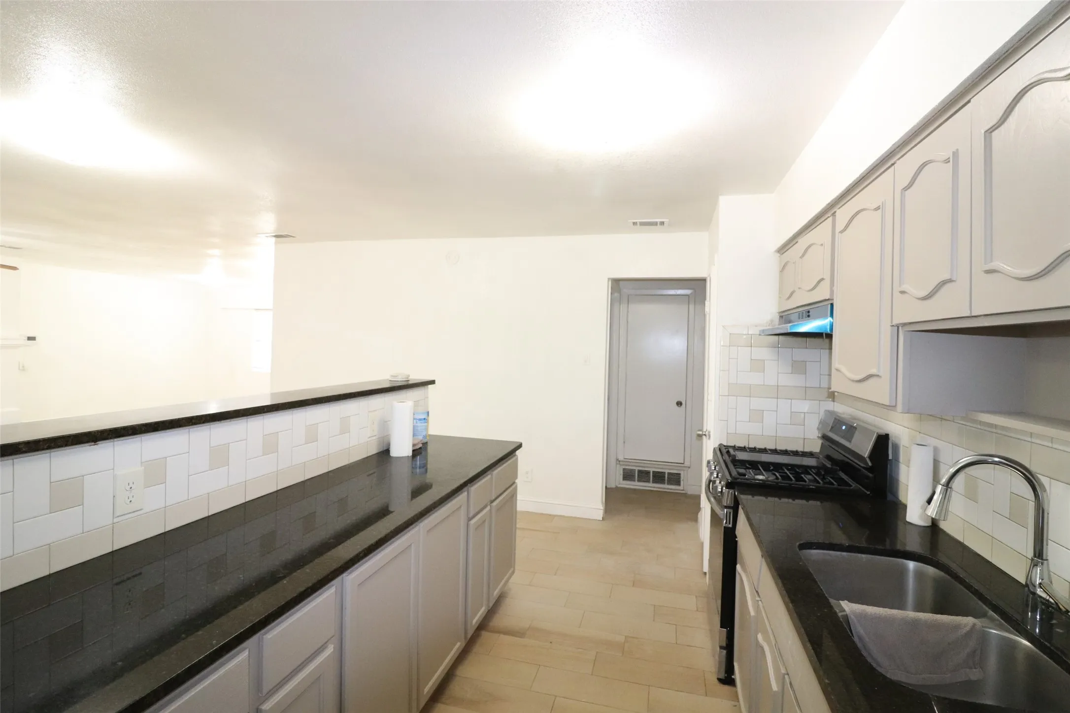 Single Family Residence For Rent in Dallas County , 4106 Timberline Drive, Garland, Texas 75042, 4 Bedroom, 2 Bathroom, Garage spaces, 1,800 Sqft, built in 1965, mls#21357109, Real Estate Agent in Garland, Homes For Rent in Dallas county, Homes For Rent in Garland, Realtor in Garland Texas, Real Estate Brokerage Independent Realty Texas, Luminita Cordes Realtor
