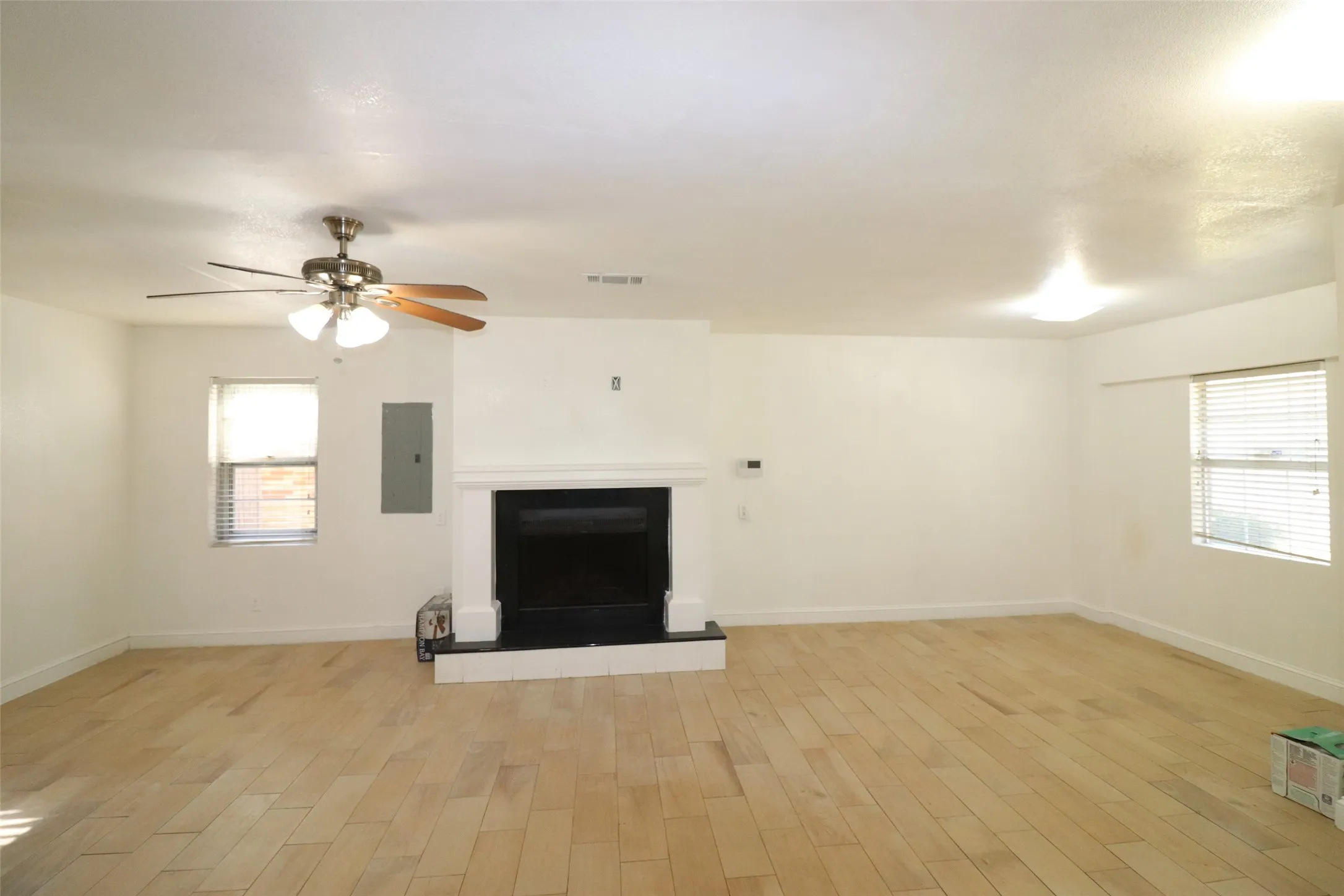 Single Family Residence For Rent in Dallas County , 4106 Timberline Drive, Garland, Texas 75042, 4 Bedroom, 2 Bathroom, Garage spaces, 1,800 Sqft, built in 1965, mls#21357109, Real Estate Agent in Garland, Homes For Rent in Dallas county, Homes For Rent in Garland, Realtor in Garland Texas, Real Estate Brokerage Independent Realty Texas, Luminita Cordes Realtor