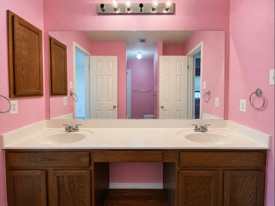 Single Family Residence For Rent in Tarrant County , 4420 Corner Brook Lane, Fort Worth, Texas 76123, 5 Bedroom, 4 Bathroom, 2 Garage spaces, 4,215 Sqft, built in 2003, mls#21357107, Real Estate Agent in Fort Worth, Homes For Rent in Tarrant county, Homes For Rent in Fort Worth, Realtor in Fort Worth Texas, Real Estate Brokerage Independent Realty Texas, Luminita Cordes Realtor