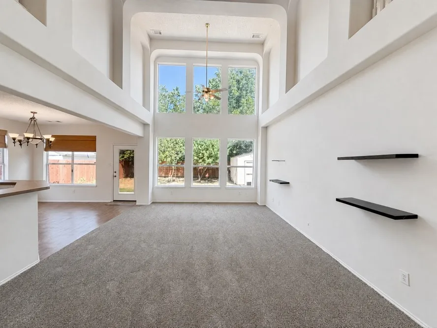 Single Family Residence For Rent in Tarrant County , 4420 Corner Brook Lane, Fort Worth, Texas 76123, 5 Bedroom, 4 Bathroom, 2 Garage spaces, 4,215 Sqft, built in 2003, mls#21357107, Real Estate Agent in Fort Worth, Homes For Rent in Tarrant county, Homes For Rent in Fort Worth, Realtor in Fort Worth Texas, Real Estate Brokerage Independent Realty Texas, Luminita Cordes Realtor