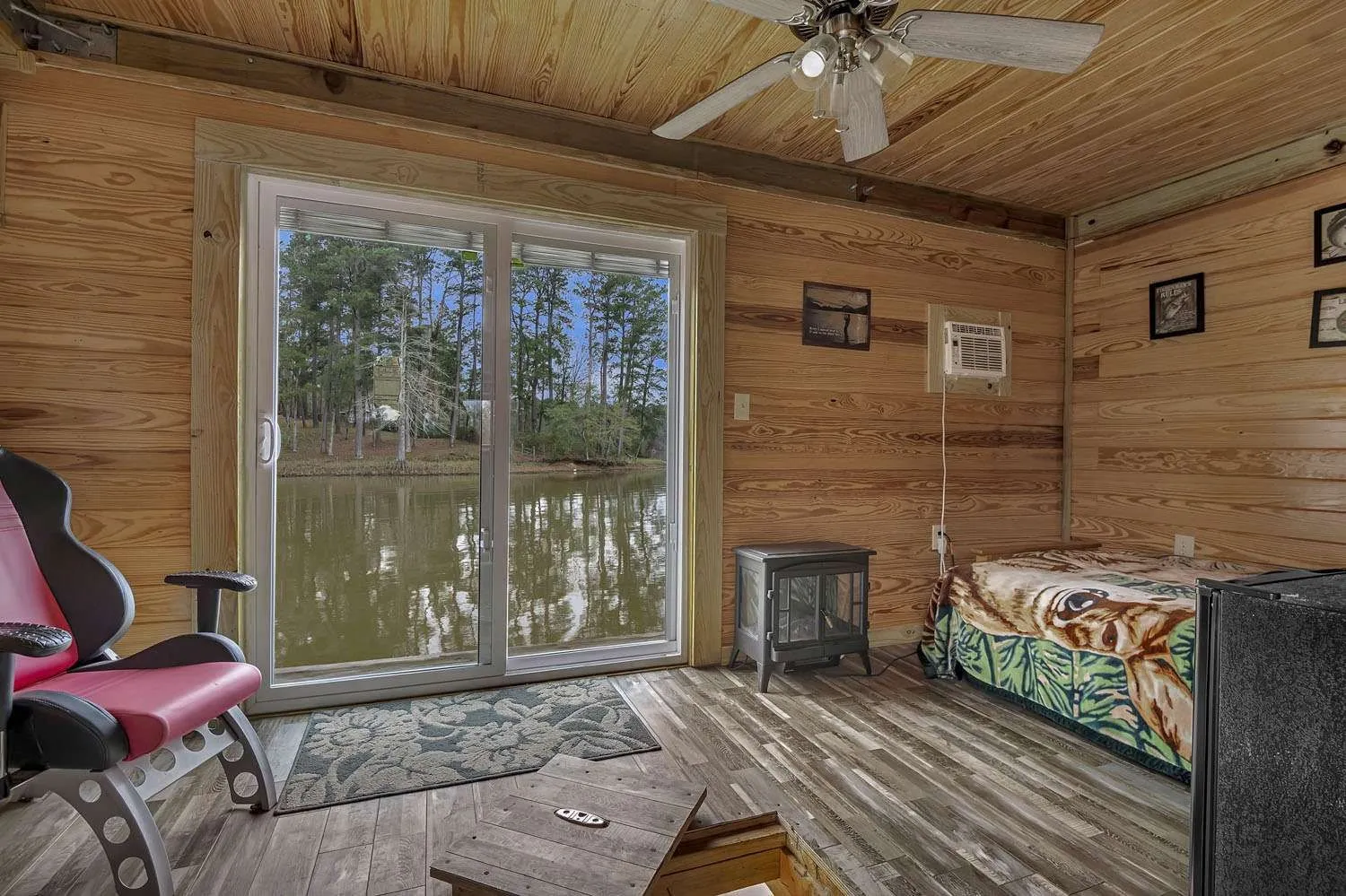 Manufactured Home For Sale in Sabine (TX) County , 111 Cypress Bay Drive, Milam, Texas 75959, 3 Bedroom, 3 Bathroom, 4 Garage spaces, 3,300 Sqft, built in 2023, Price $1,200,000, mls#21357113, Real Estate Agent in Milam, Homes For Sale in Sabine (TX) county, Homes For Sale in Milam, Realtor in Milam Texas, Real Estate Brokerage Independent Realty Texas, Luminita Cordes Realtor