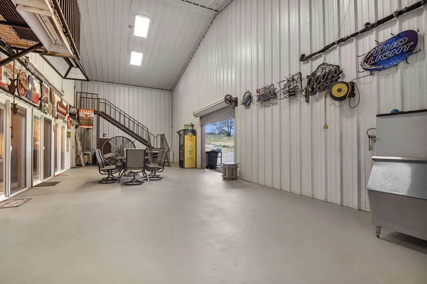 Manufactured Home For Sale in Sabine (TX) County , 111 Cypress Bay Drive, Milam, Texas 75959, 3 Bedroom, 3 Bathroom, 4 Garage spaces, 3,300 Sqft, built in 2023, Price $1,200,000, mls#21357113, Real Estate Agent in Milam, Homes For Sale in Sabine (TX) county, Homes For Sale in Milam, Realtor in Milam Texas, Real Estate Brokerage Independent Realty Texas, Luminita Cordes Realtor