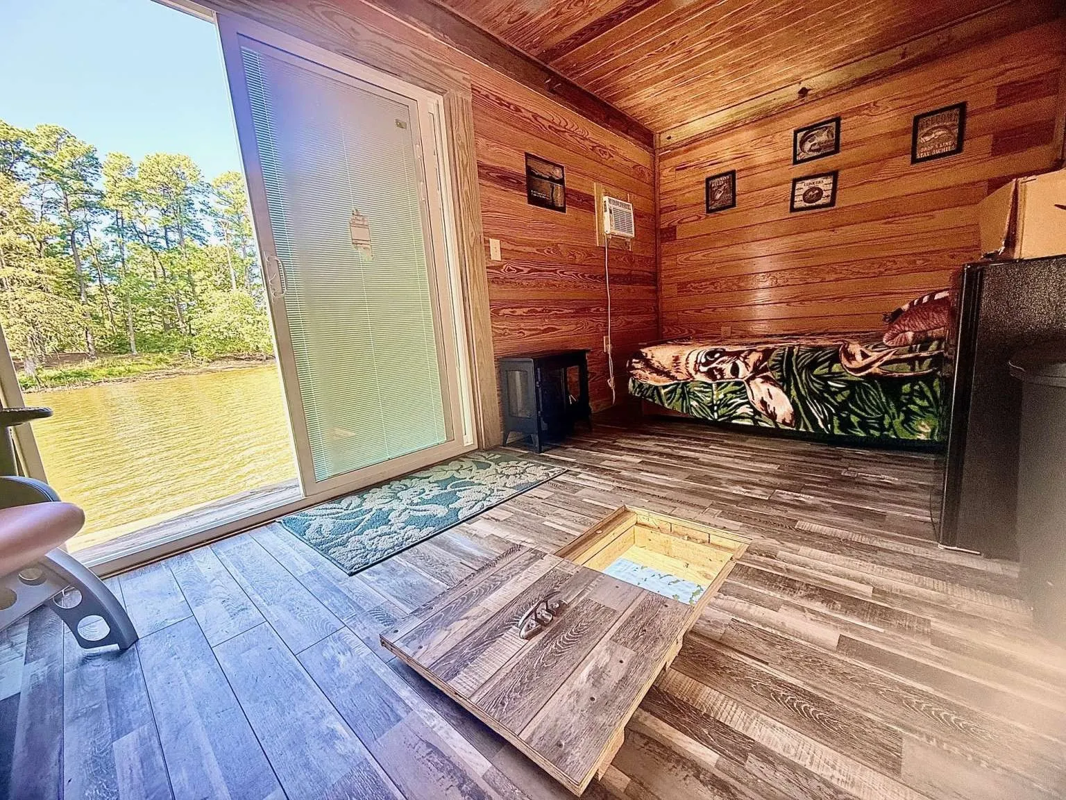 Manufactured Home For Sale in Sabine (TX) County , 111 Cypress Bay Drive, Milam, Texas 75959, 3 Bedroom, 3 Bathroom, 4 Garage spaces, 3,300 Sqft, built in 2023, Price $1,200,000, mls#21357113, Real Estate Agent in Milam, Homes For Sale in Sabine (TX) county, Homes For Sale in Milam, Realtor in Milam Texas, Real Estate Brokerage Independent Realty Texas, Luminita Cordes Realtor