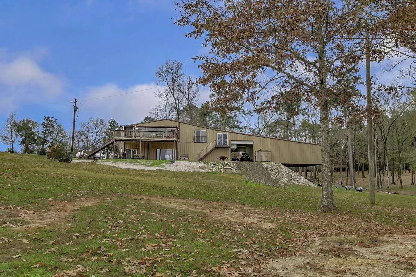 Manufactured Home For Sale in Sabine (TX) County , 111 Cypress Bay Drive, Milam, Texas 75959, 3 Bedroom, 3 Bathroom, 4 Garage spaces, 3,300 Sqft, built in 2023, Price $1,200,000, mls#21357113, Real Estate Agent in Milam, Homes For Sale in Sabine (TX) county, Homes For Sale in Milam, Realtor in Milam Texas, Real Estate Brokerage Independent Realty Texas, Luminita Cordes Realtor