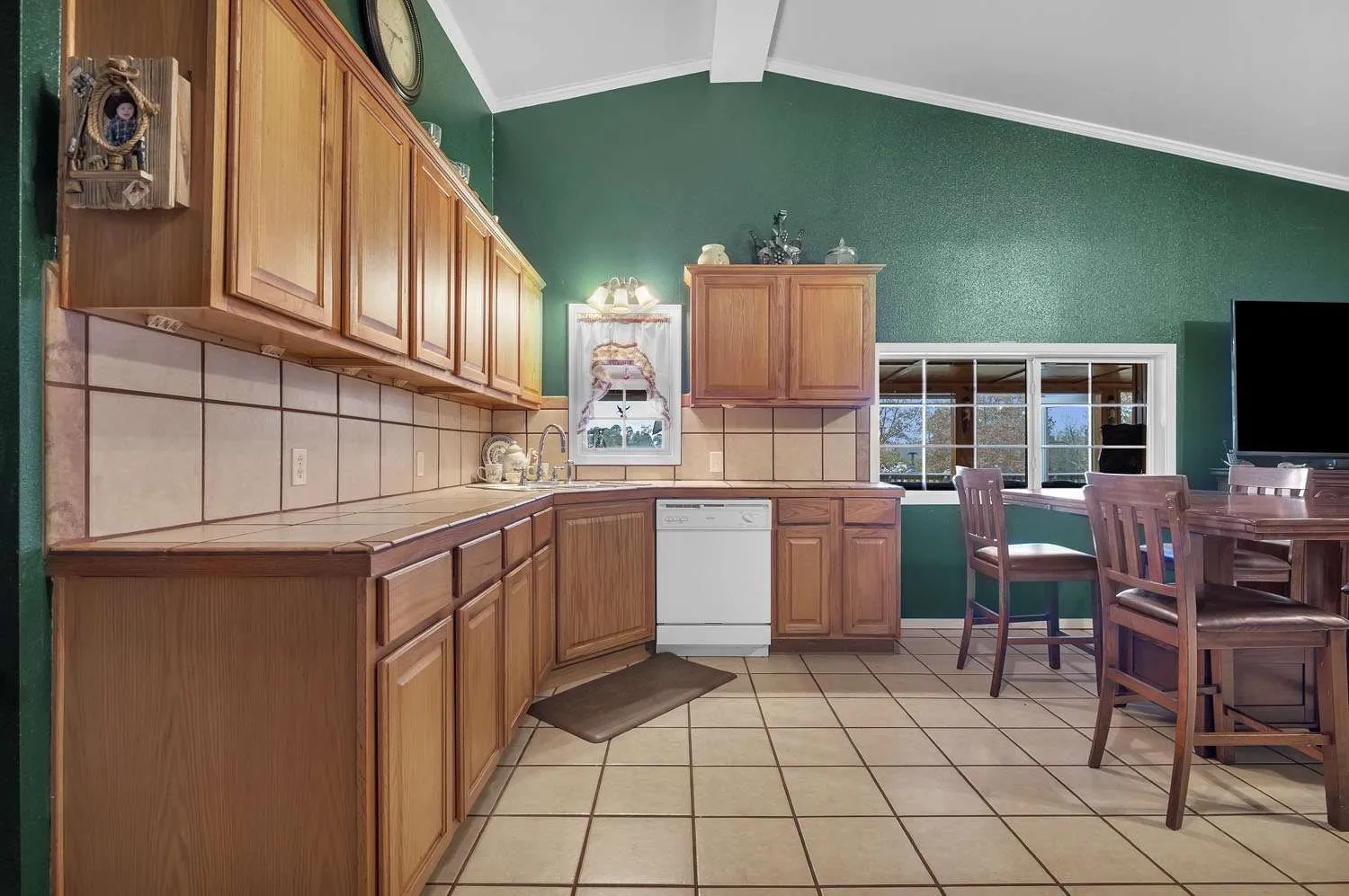 Manufactured Home For Sale in Sabine (TX) County , 111 Cypress Bay Drive, Milam, Texas 75959, 3 Bedroom, 3 Bathroom, 4 Garage spaces, 3,300 Sqft, built in 2023, Price $1,200,000, mls#21357113, Real Estate Agent in Milam, Homes For Sale in Sabine (TX) county, Homes For Sale in Milam, Realtor in Milam Texas, Real Estate Brokerage Independent Realty Texas, Luminita Cordes Realtor