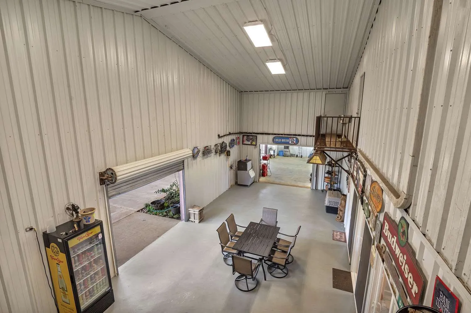 Manufactured Home For Sale in Sabine (TX) County , 111 Cypress Bay Drive, Milam, Texas 75959, 3 Bedroom, 3 Bathroom, 4 Garage spaces, 3,300 Sqft, built in 2023, Price $1,200,000, mls#21357113, Real Estate Agent in Milam, Homes For Sale in Sabine (TX) county, Homes For Sale in Milam, Realtor in Milam Texas, Real Estate Brokerage Independent Realty Texas, Luminita Cordes Realtor