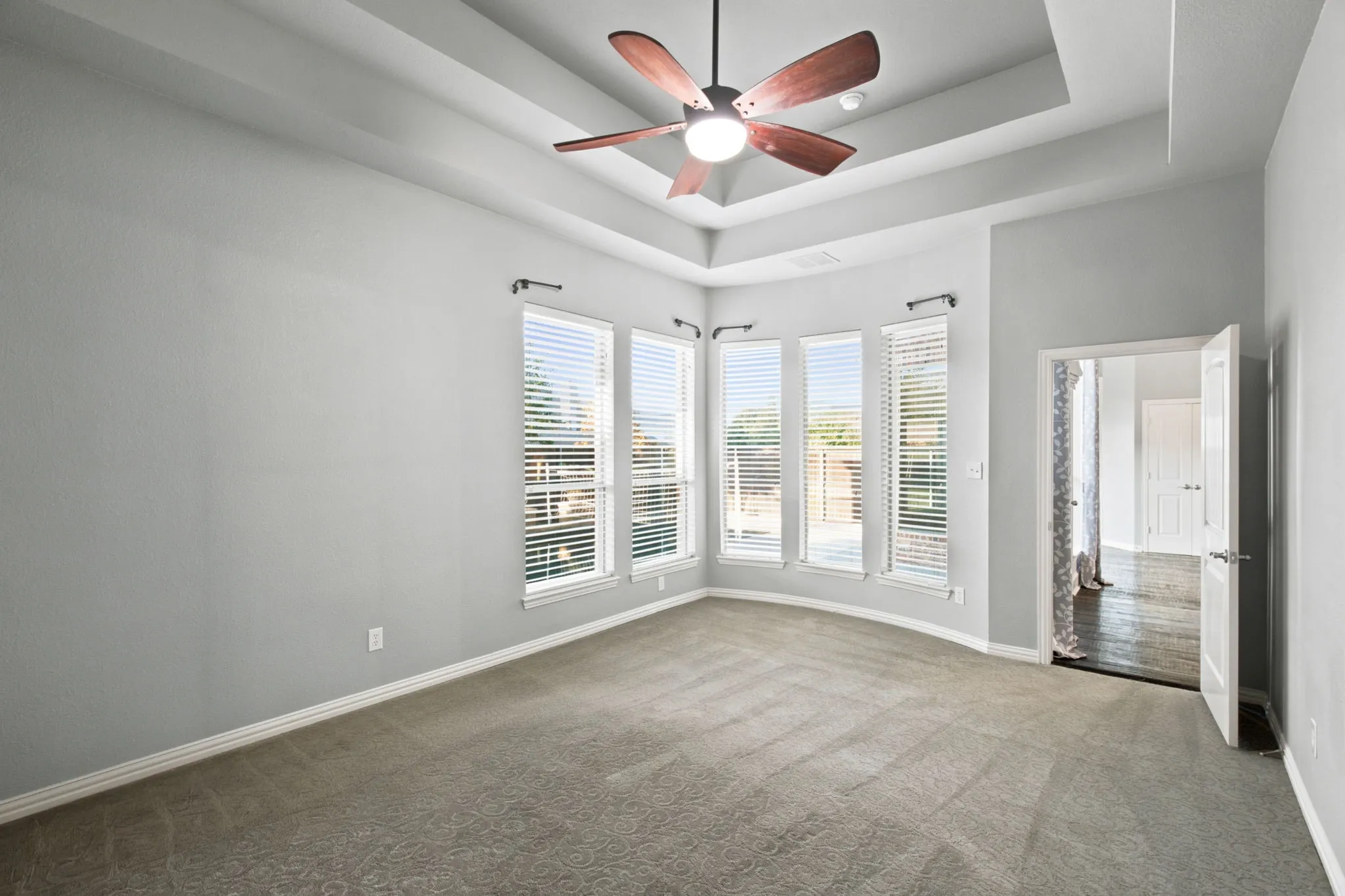 Single Family Residence For Sale in Denton County , 1205 Grant Avenue, Lantana, Texas 76226, 3 Bedroom, 3 Bathroom, 2 Garage spaces, 3,592 Sqft, built in 2006, mls#21355043, Real Estate Agent in Lantana, Homes For Sale in Denton county, Homes For Sale in Lantana, Realtor in Lantana Texas, Real Estate Brokerage Independent Realty Texas, Luminita Cordes Realtor