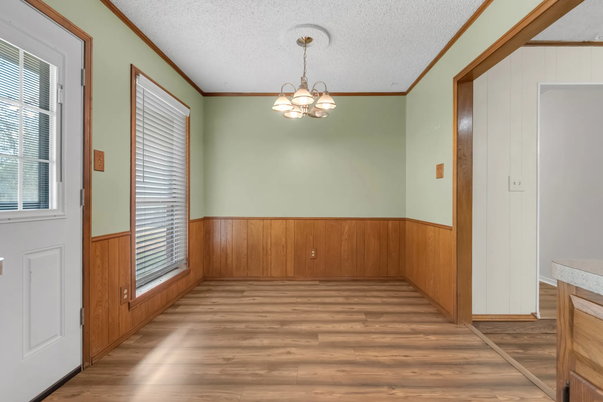Single Family Residence For Sale in Denton County , 202 Diane Drive, Sanger, Texas 76266, 3 Bedroom, 2 Bathroom, 2 Garage spaces, 1,232 Sqft, built in 1983, mls#21357094, Real Estate Agent in Sanger, Homes For Sale in Denton county, Homes For Sale in Sanger, Realtor in Sanger Texas, Real Estate Brokerage Independent Realty Texas, Luminita Cordes Realtor