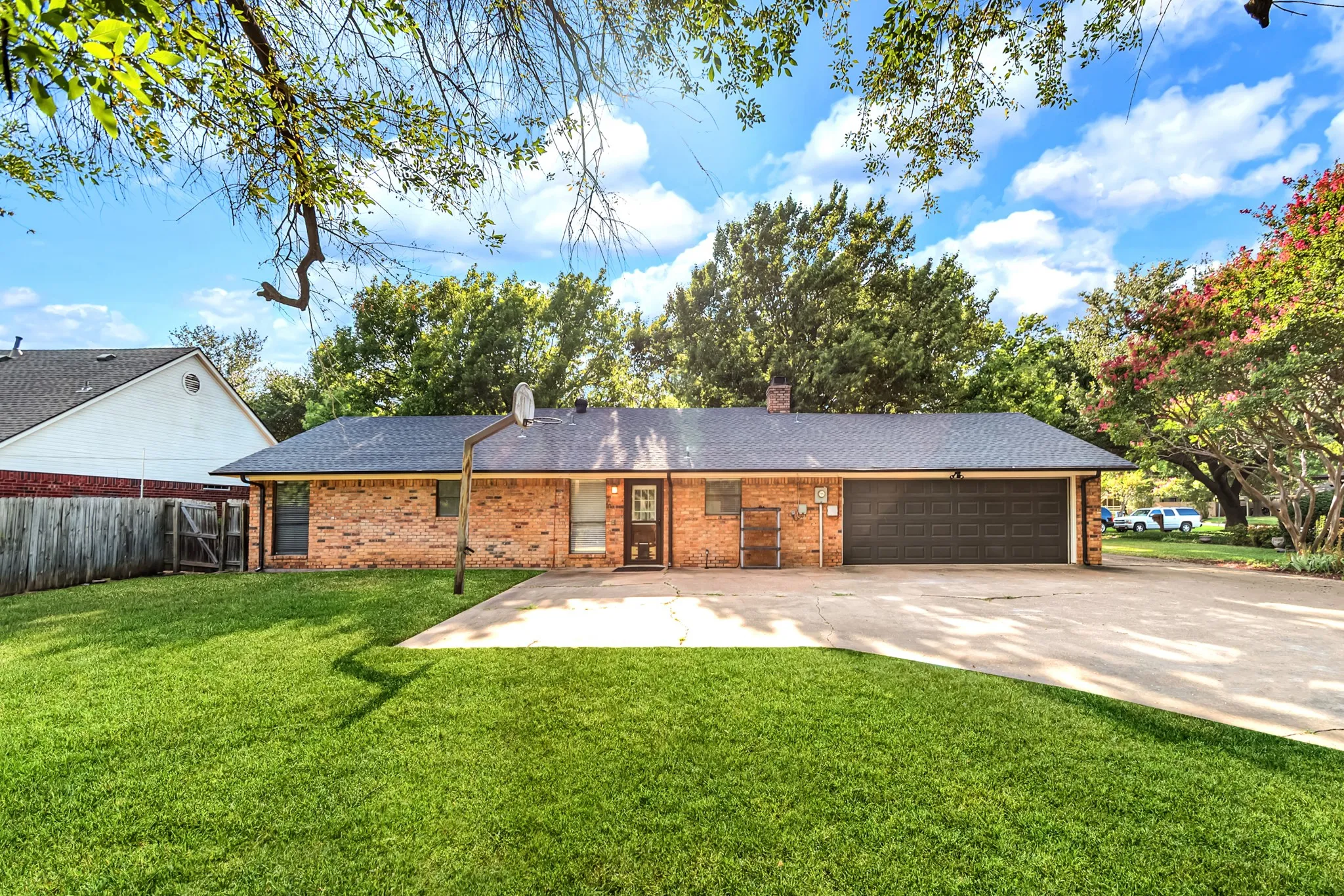 Single Family Residence For Sale in Denton County , 202 Diane Drive, Sanger, Texas 76266, 3 Bedroom, 2 Bathroom, 2 Garage spaces, 1,232 Sqft, built in 1983, mls#21357094, Real Estate Agent in Sanger, Homes For Sale in Denton county, Homes For Sale in Sanger, Realtor in Sanger Texas, Real Estate Brokerage Independent Realty Texas, Luminita Cordes Realtor