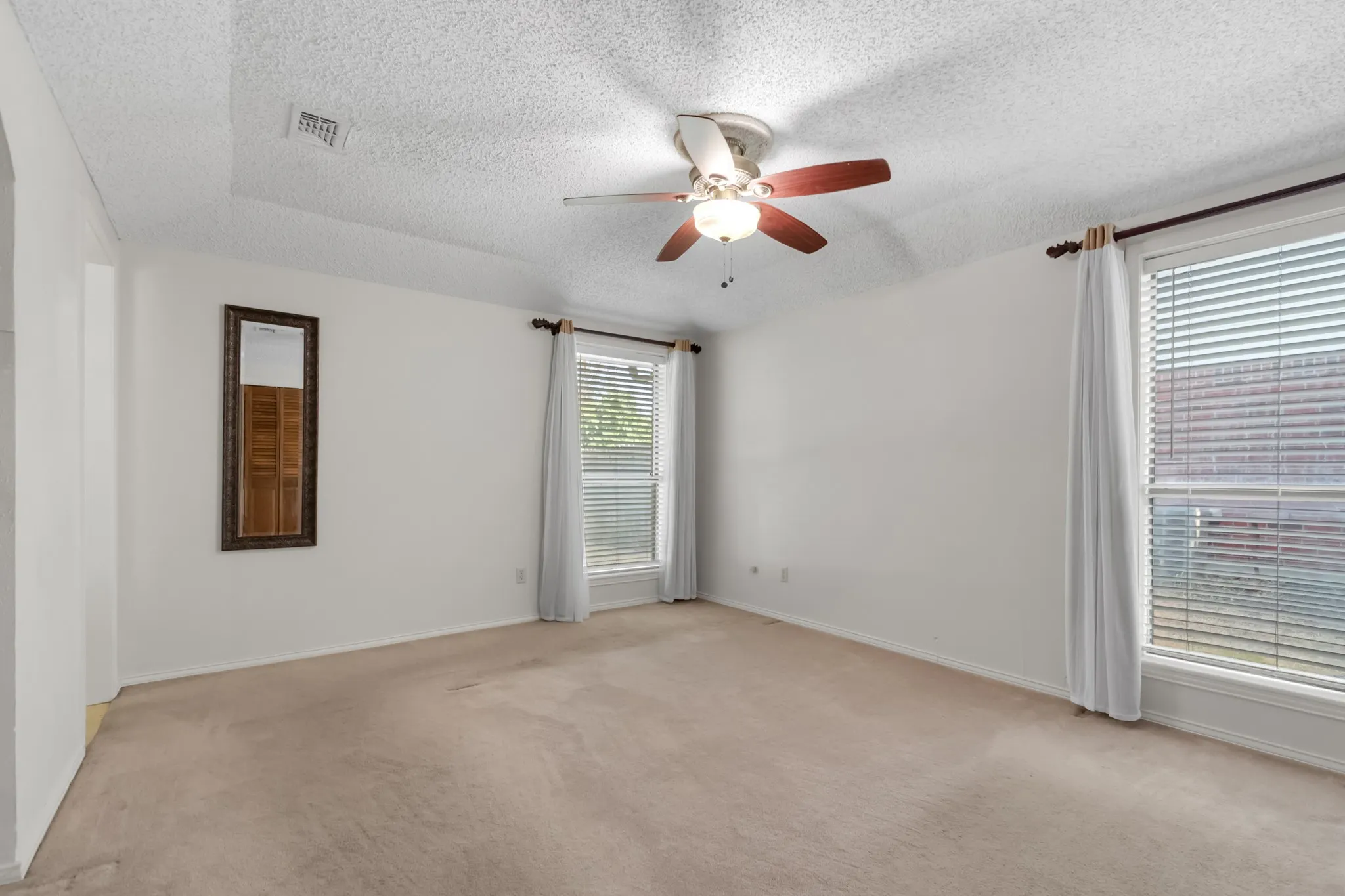 Single Family Residence For Sale in Denton County , 202 Diane Drive, Sanger, Texas 76266, 3 Bedroom, 2 Bathroom, 2 Garage spaces, 1,232 Sqft, built in 1983, mls#21357094, Real Estate Agent in Sanger, Homes For Sale in Denton county, Homes For Sale in Sanger, Realtor in Sanger Texas, Real Estate Brokerage Independent Realty Texas, Luminita Cordes Realtor