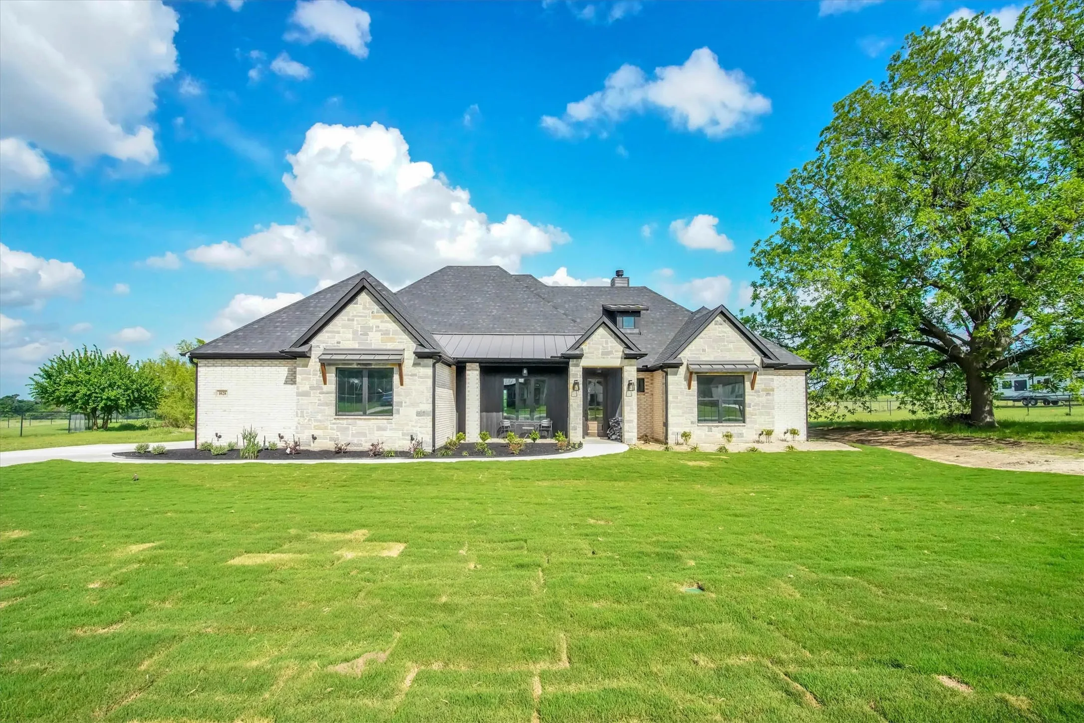 Single Family Residence For Sale in Parker County , 1028 Henry Way, Springtown, Texas 76082, 4 Bedroom, 3 Bathroom, 2 Garage spaces, 2,701 Sqft, built in 2026, mls#21357130, Real Estate Agent in Springtown, Homes For Sale in Parker county, Homes For Sale in Springtown, Realtor in Springtown Texas, Real Estate Brokerage Independent Realty Texas, Luminita Cordes Realtor