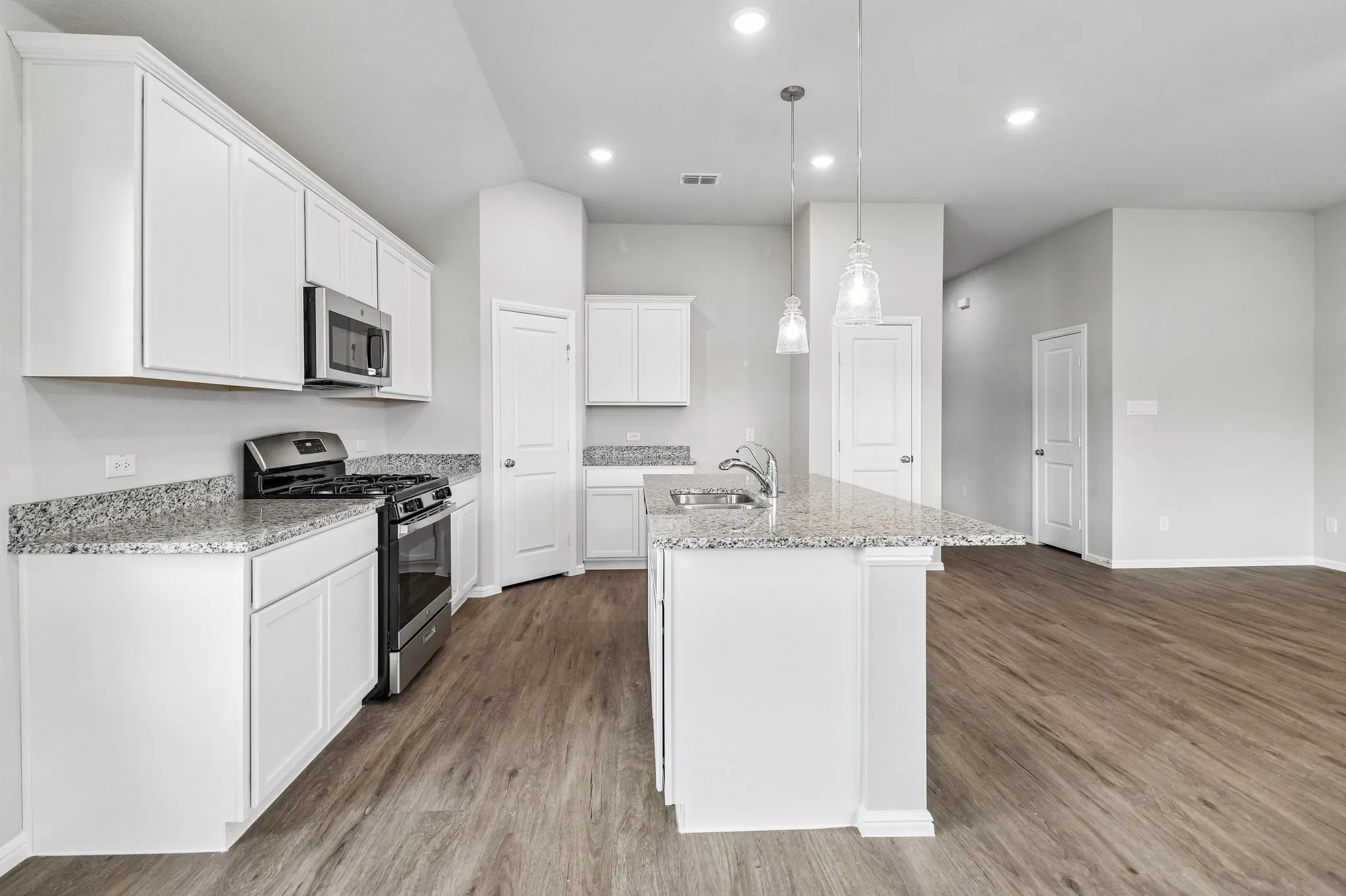 Single Family Residence For Sale in Hunt County , 101 Anson Drive, Royse City, Texas 75189, 4 Bedroom, 2 Bathroom, 2 Garage spaces, 2,029 Sqft, built in 2026, mls#21345860, Real Estate Agent in Royse City, Homes For Sale in Hunt county, Homes For Sale in Royse City, Realtor in Royse City Texas, Real Estate Brokerage Independent Realty Texas, Luminita Cordes Realtor
