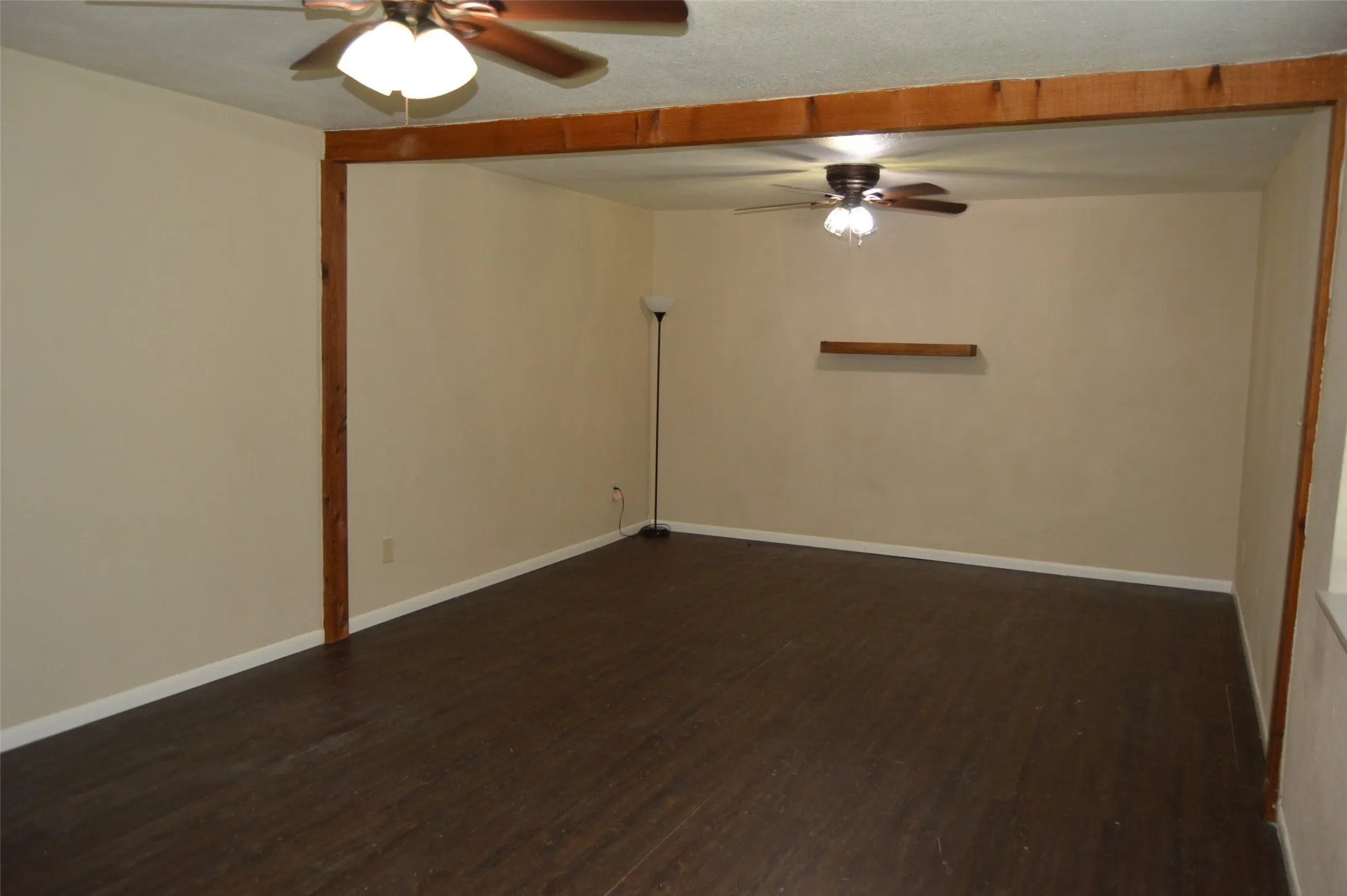Single Family Residence For Sale in Hunt County , 3321 Eastland Avenue, Greenville, Texas 75402, 3 Bedroom, 1 Bathroom, 1 Garage spaces, 1,242 Sqft, built in 1972, mls#21357123, Real Estate Agent in Greenville, Homes For Sale in Hunt county, Homes For Sale in Greenville, Realtor in Greenville Texas, Real Estate Brokerage Independent Realty Texas, Luminita Cordes Realtor