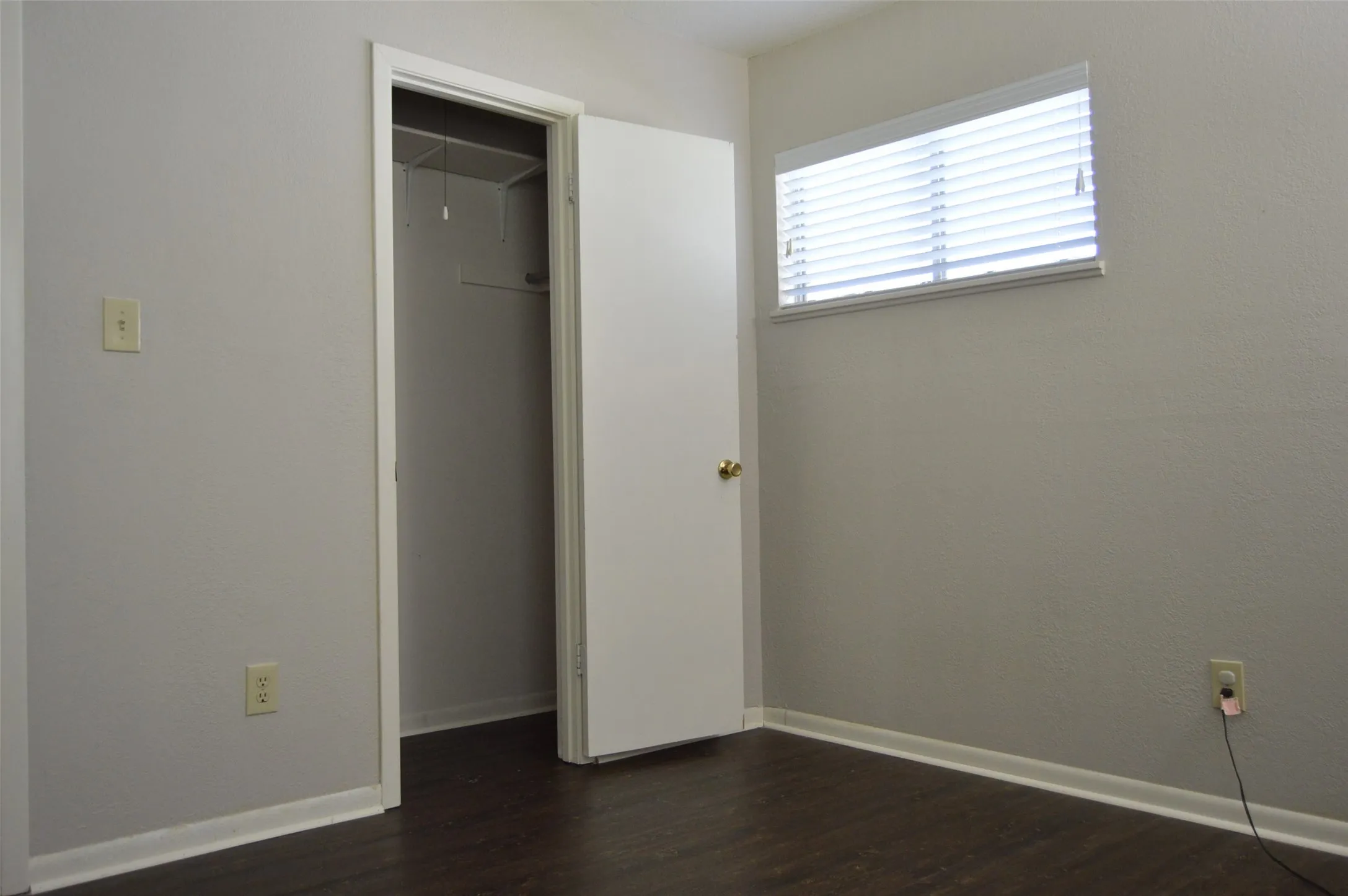 Single Family Residence For Sale in Hunt County , 3321 Eastland Avenue, Greenville, Texas 75402, 3 Bedroom, 1 Bathroom, 1 Garage spaces, 1,242 Sqft, built in 1972, mls#21357123, Real Estate Agent in Greenville, Homes For Sale in Hunt county, Homes For Sale in Greenville, Realtor in Greenville Texas, Real Estate Brokerage Independent Realty Texas, Luminita Cordes Realtor