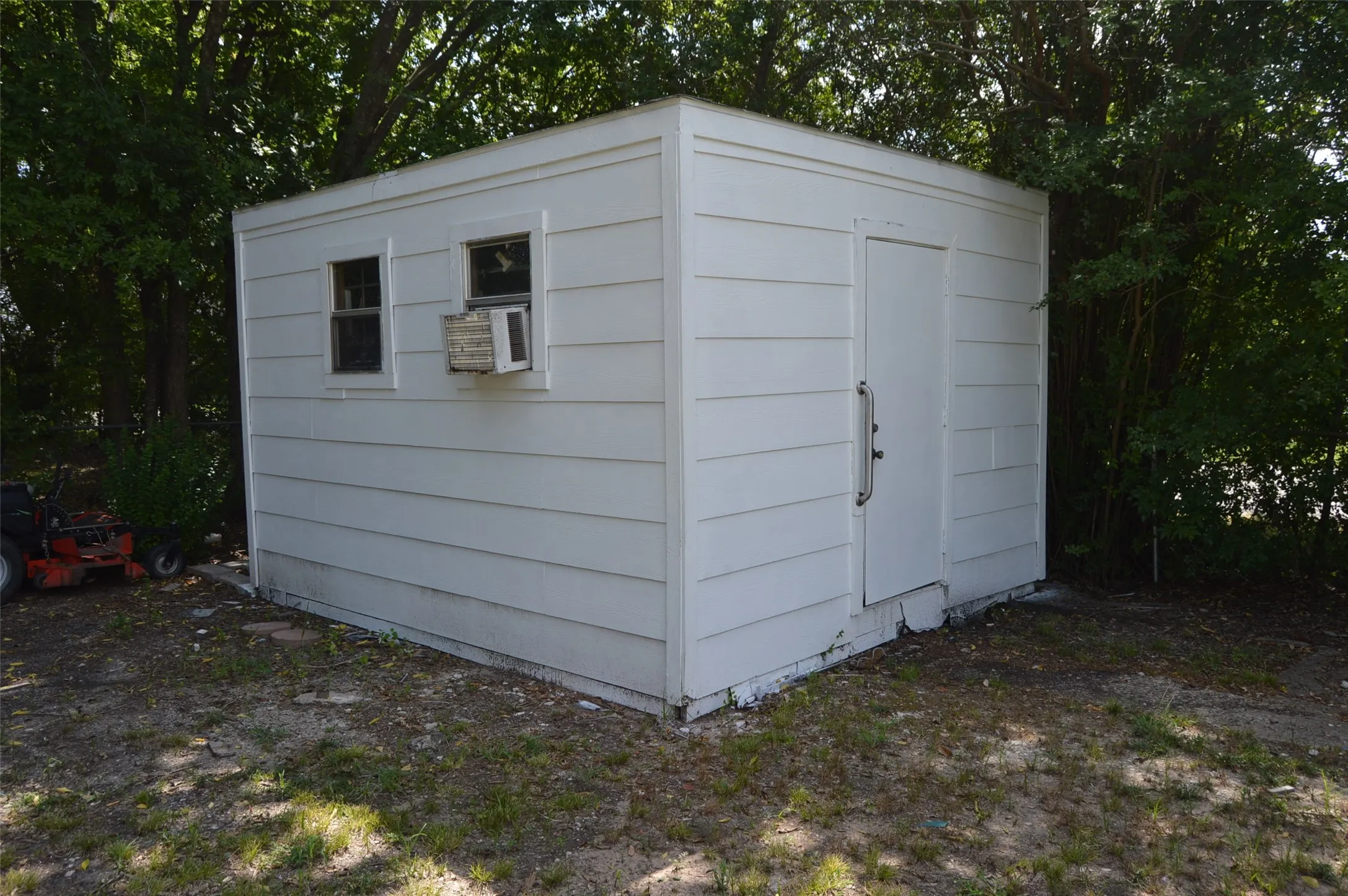 Storage, Workshop