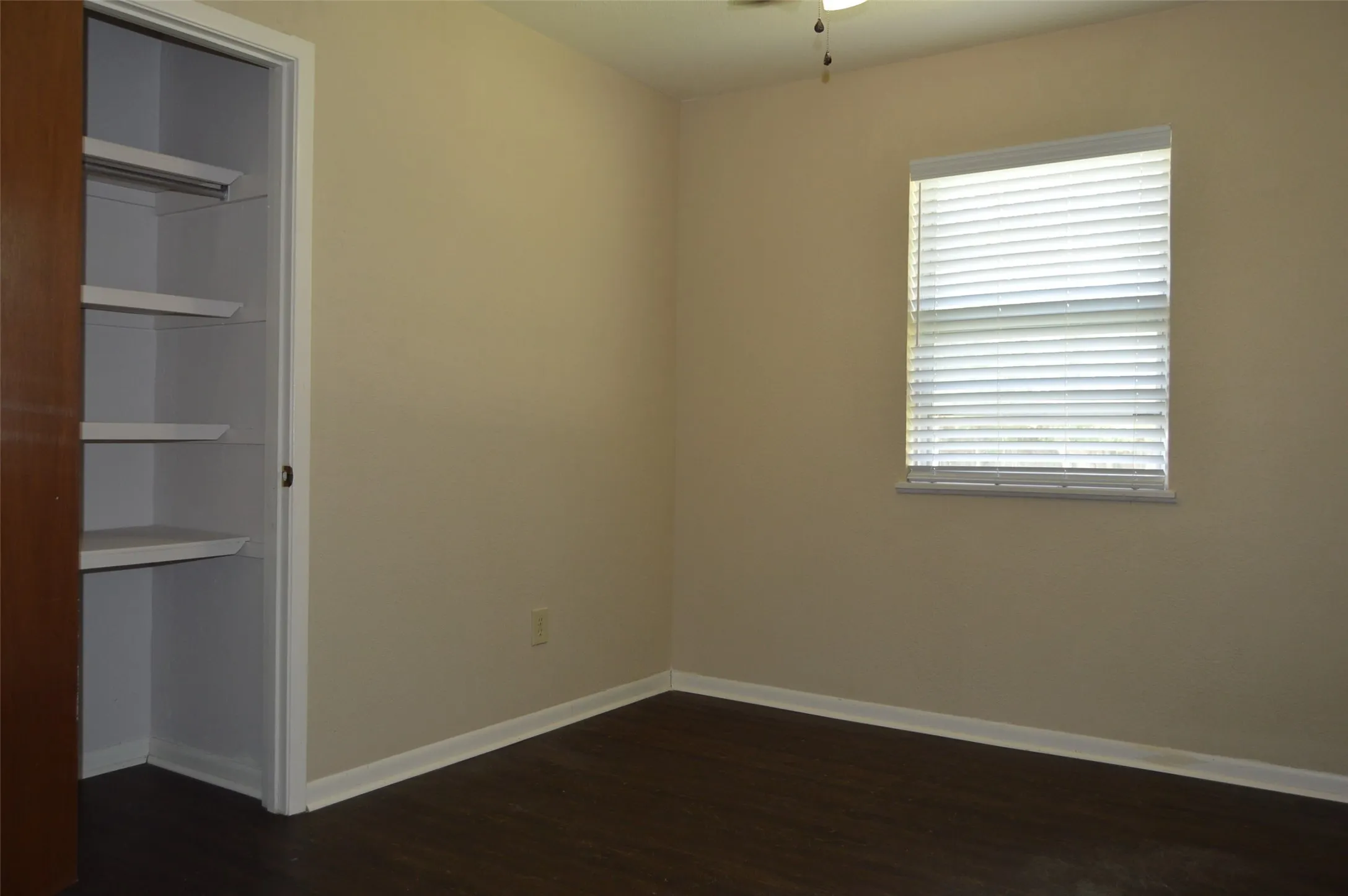 Single Family Residence For Sale in Hunt County , 3321 Eastland Avenue, Greenville, Texas 75402, 3 Bedroom, 1 Bathroom, 1 Garage spaces, 1,242 Sqft, built in 1972, mls#21357123, Real Estate Agent in Greenville, Homes For Sale in Hunt county, Homes For Sale in Greenville, Realtor in Greenville Texas, Real Estate Brokerage Independent Realty Texas, Luminita Cordes Realtor