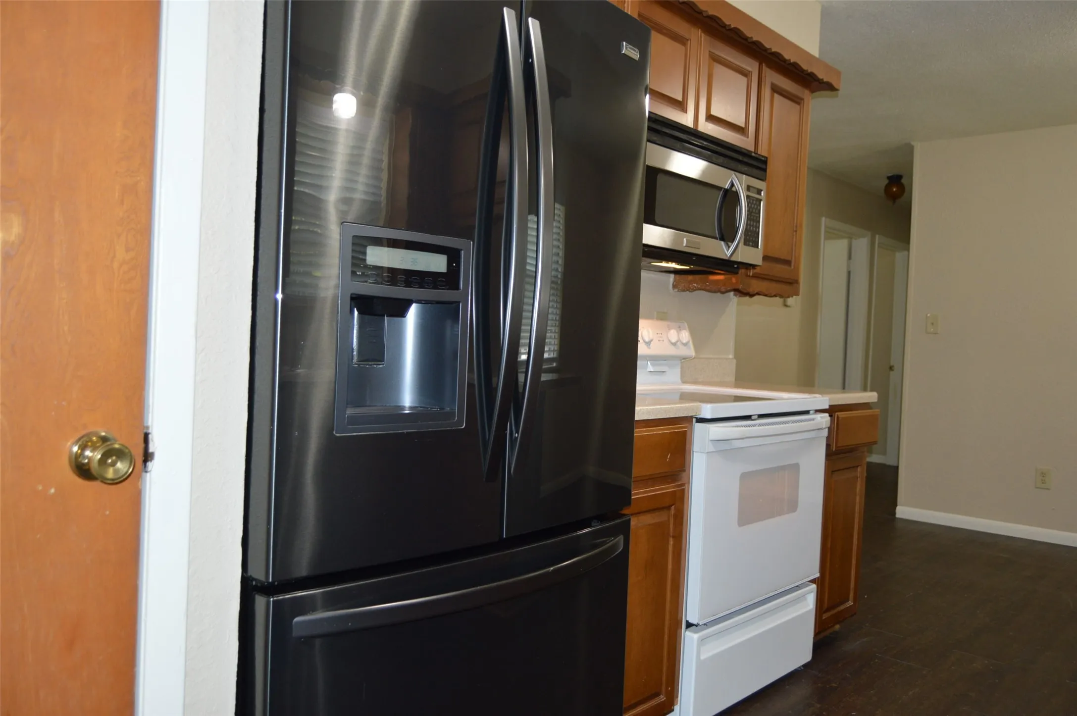 Single Family Residence For Sale in Hunt County , 3321 Eastland Avenue, Greenville, Texas 75402, 3 Bedroom, 1 Bathroom, 1 Garage spaces, 1,242 Sqft, built in 1972, mls#21357123, Real Estate Agent in Greenville, Homes For Sale in Hunt county, Homes For Sale in Greenville, Realtor in Greenville Texas, Real Estate Brokerage Independent Realty Texas, Luminita Cordes Realtor
